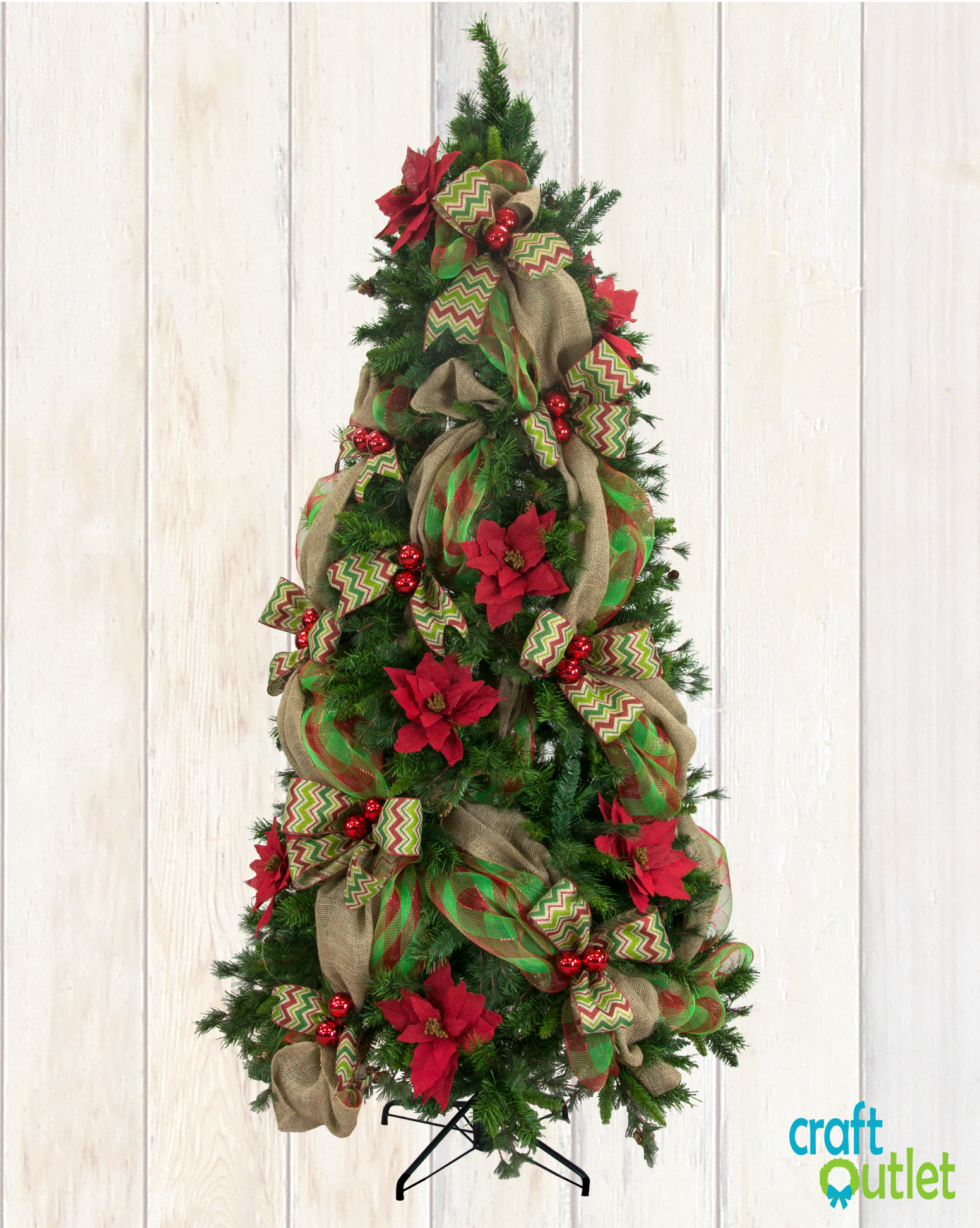 Christmas Tree Decorating with Burlap and Deco Mesh – Craft Outlet / inspiration