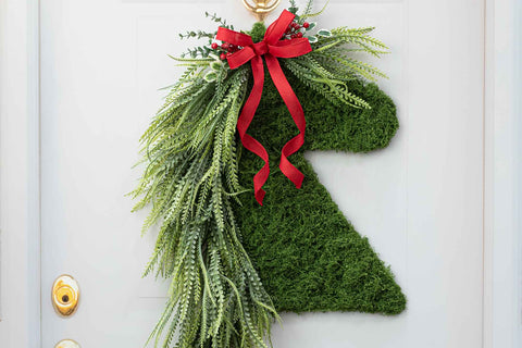 Elegant Moss Horse Head Wreath with Cascading Greenery