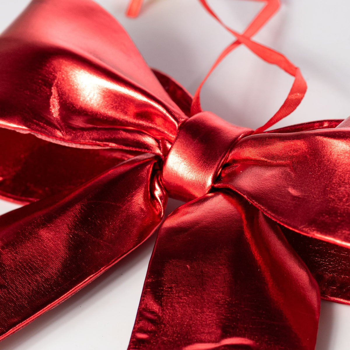 10" x 12" Metallic Pre-Made Bow: Red detail photo 3