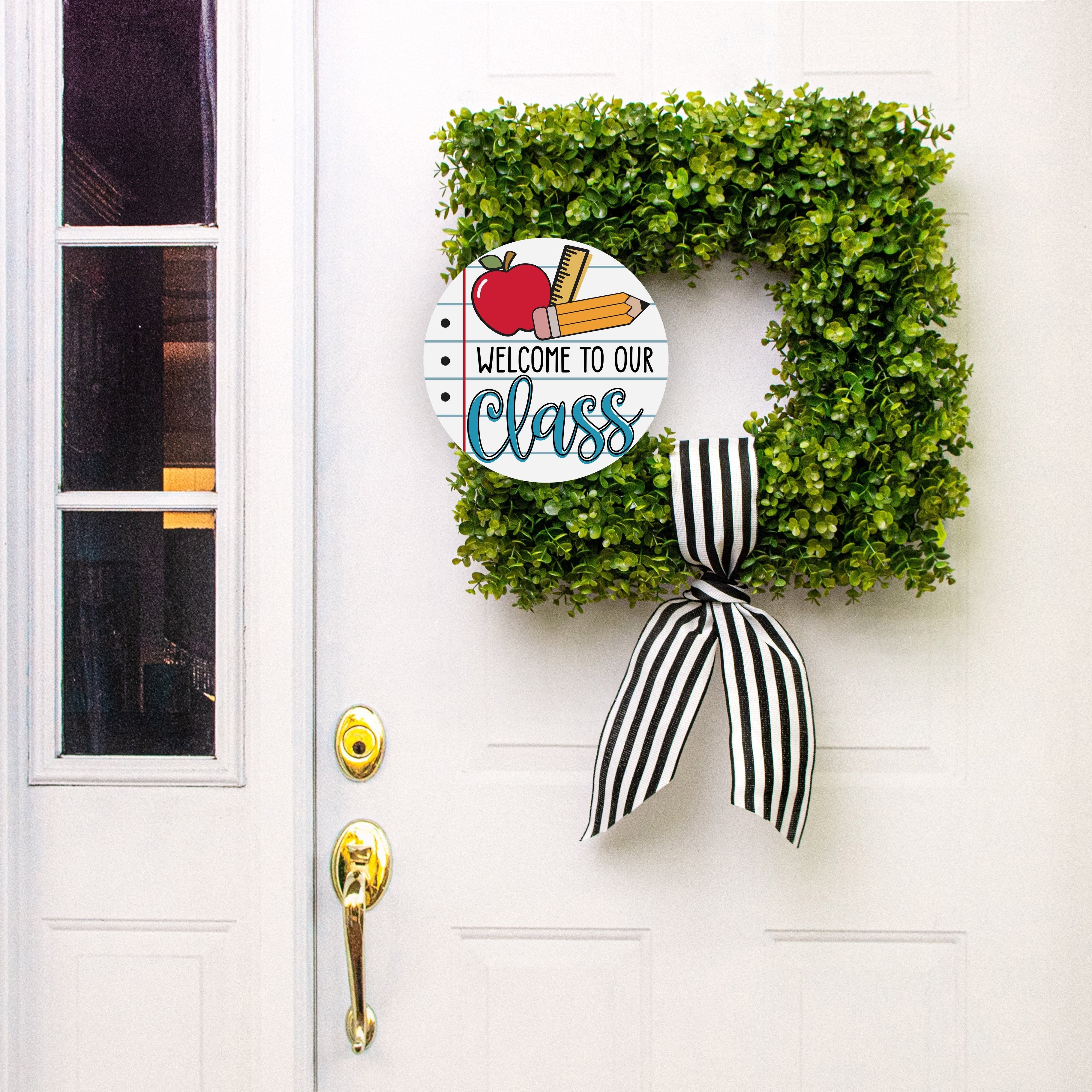 10.5" Round Waterproof Sign: Welcome to our Class Lifestyle Photo