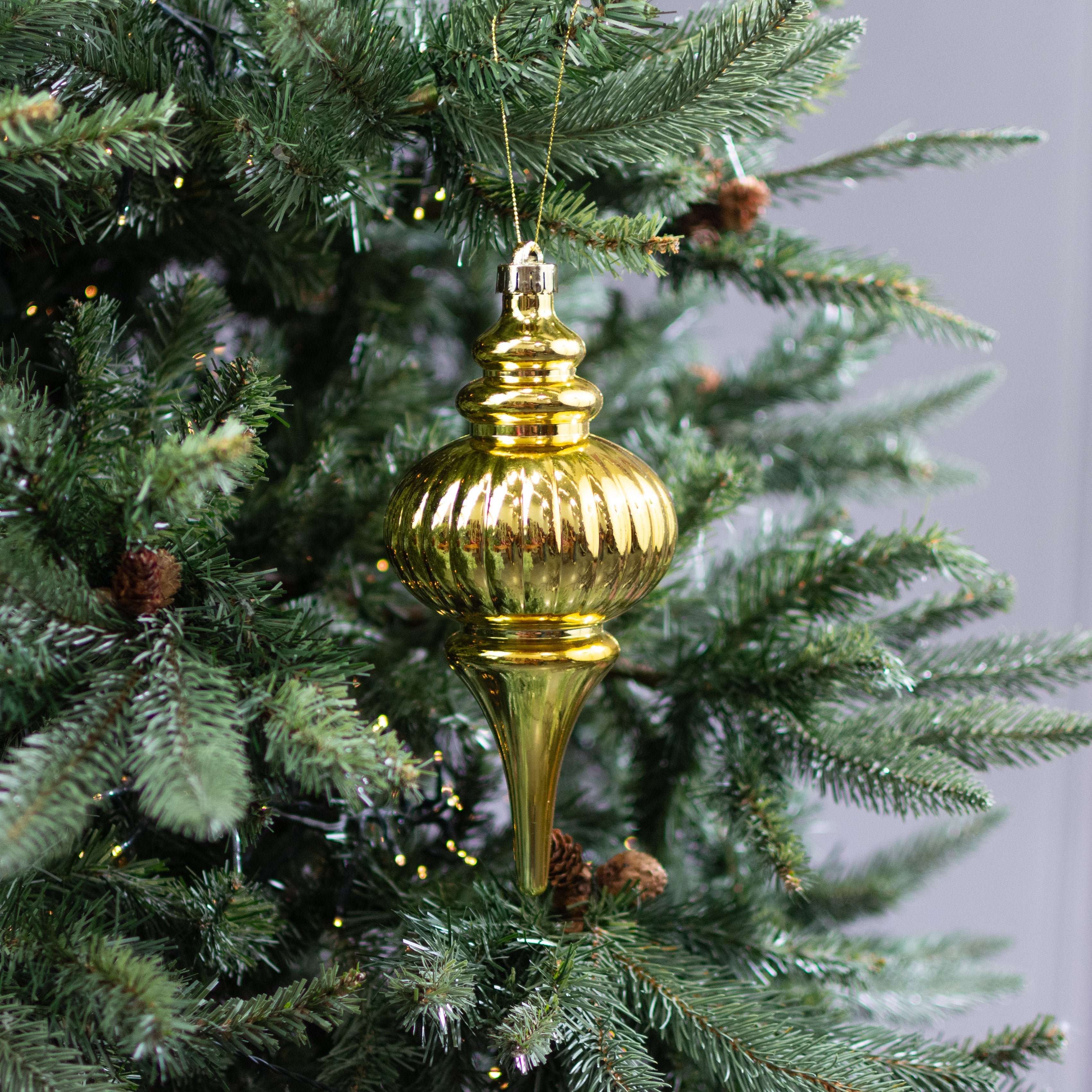 10" Finial Ornament: Metallic Gold Lifestyle Photo