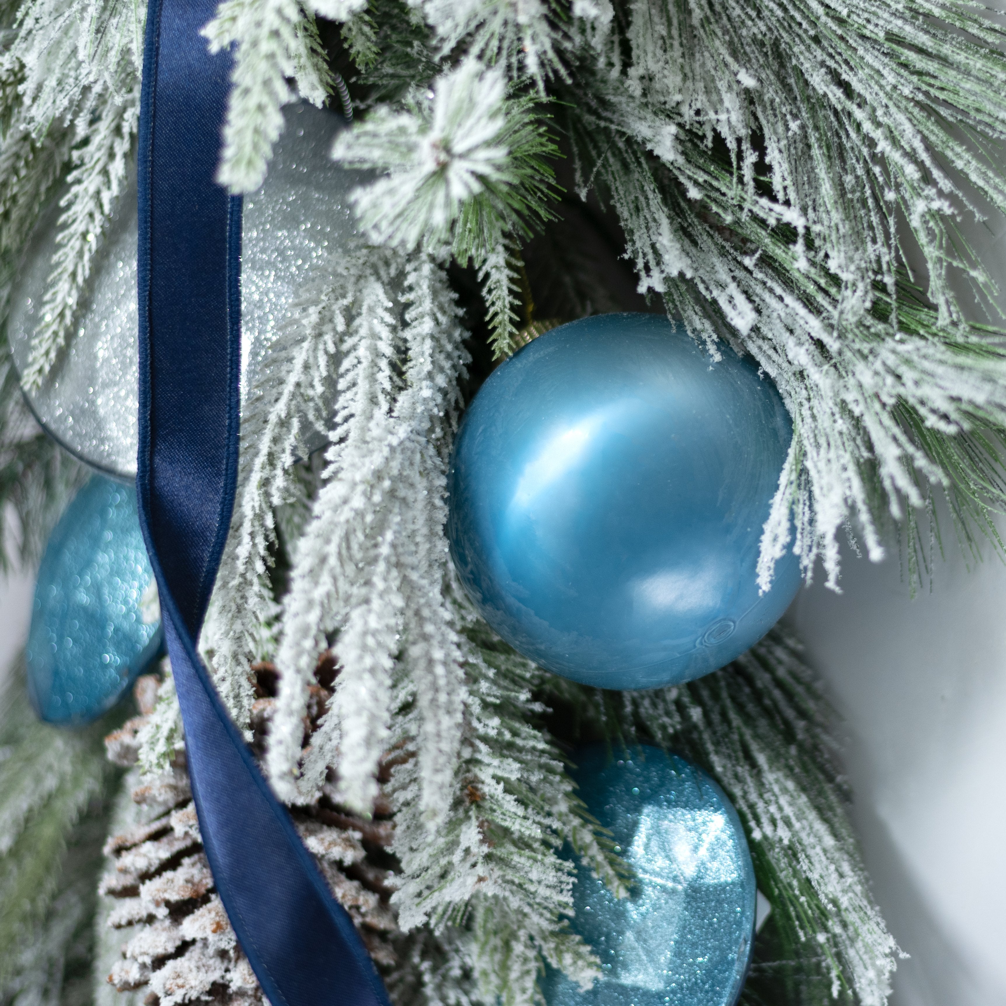 100mm Lacquered Glass-Look Shatterproof Ornament: Smoke Blue Lifestyle Photo