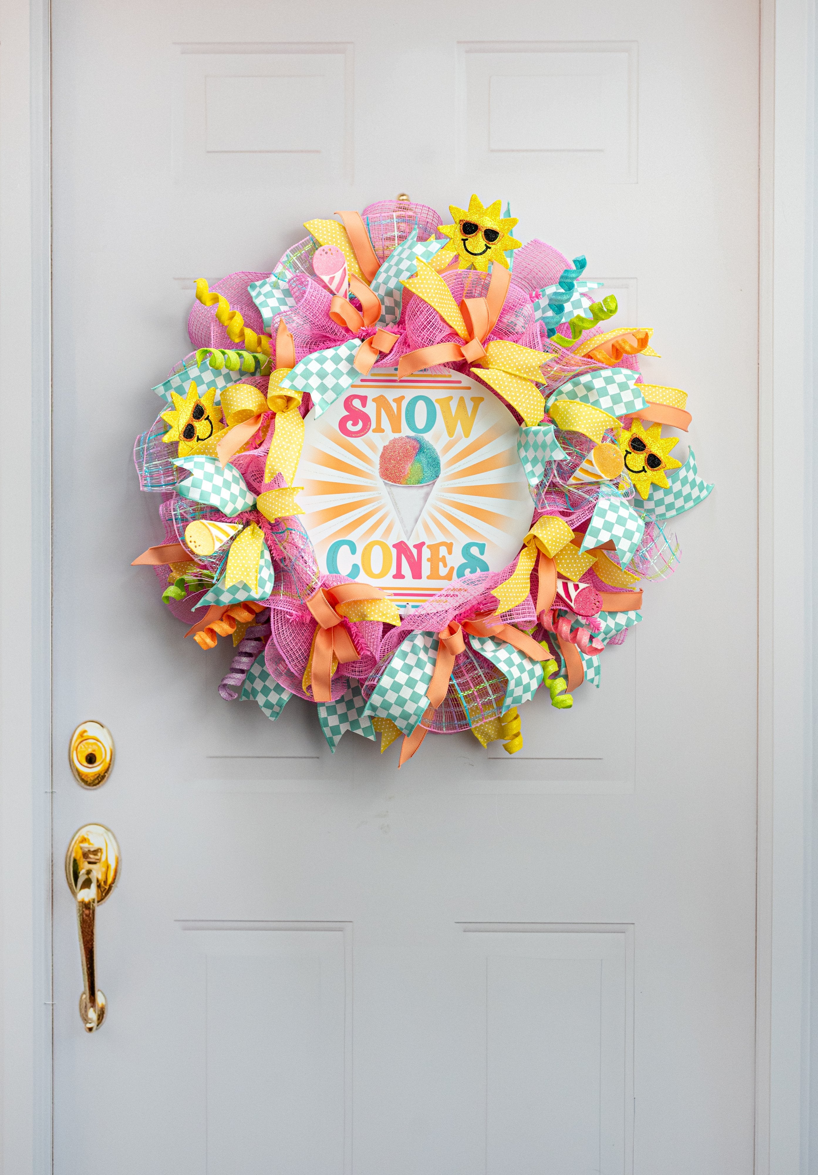 12" Round Metal Sign: Summer Snow Cones detail photo 4