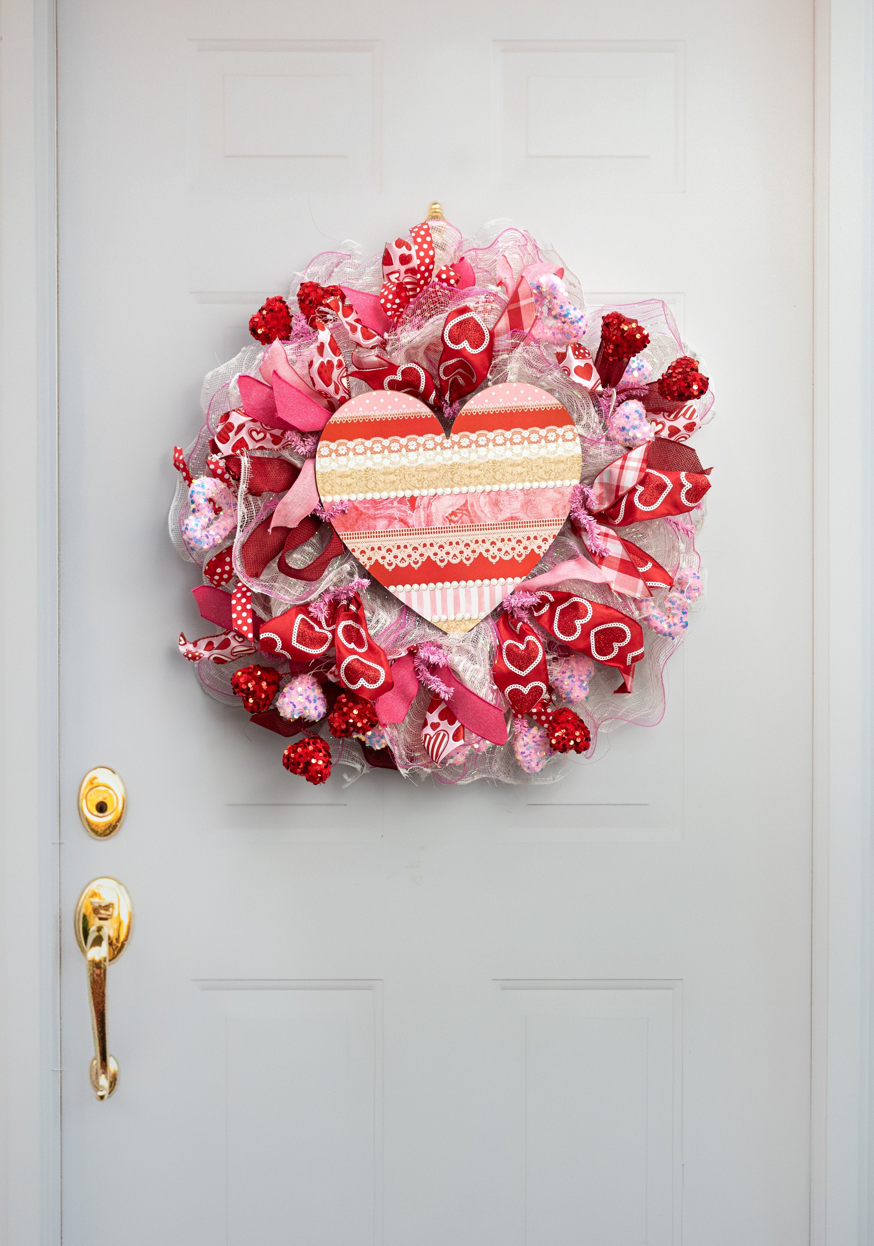 12" Wooden Heart Sign: Striped Pearls & Lace Pattern detail photo 4