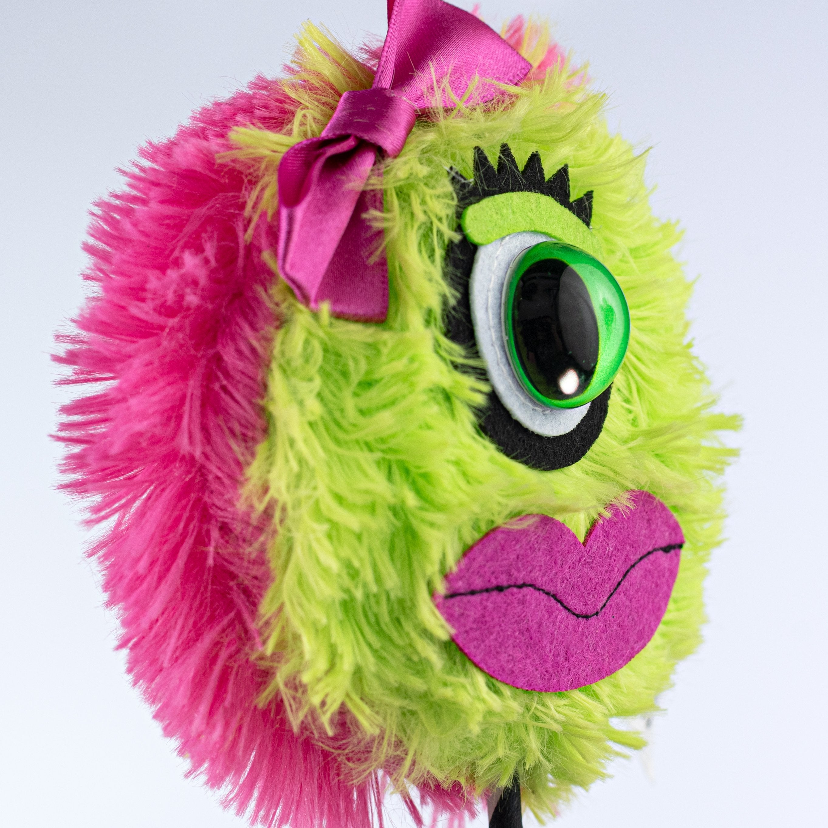 5" x 14" Furry One Eyed Hair-Bow Halloween Monster Pick: Lime & Pink detail photo 5