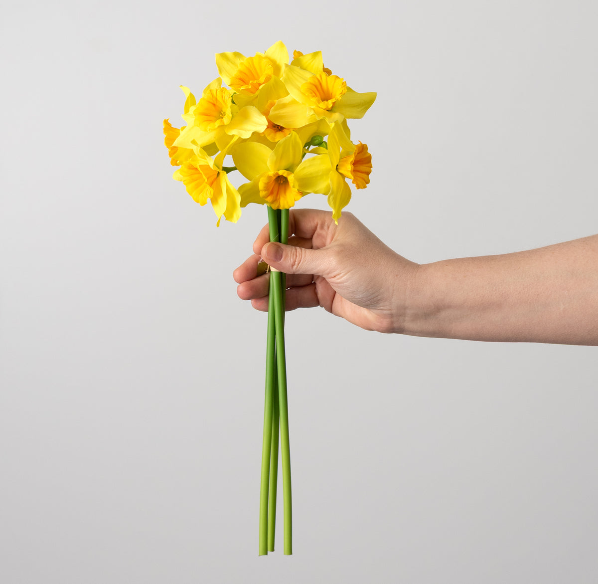 15" Artificial Daffodil Bundle: Yellow (3 Stem) detail photo 3