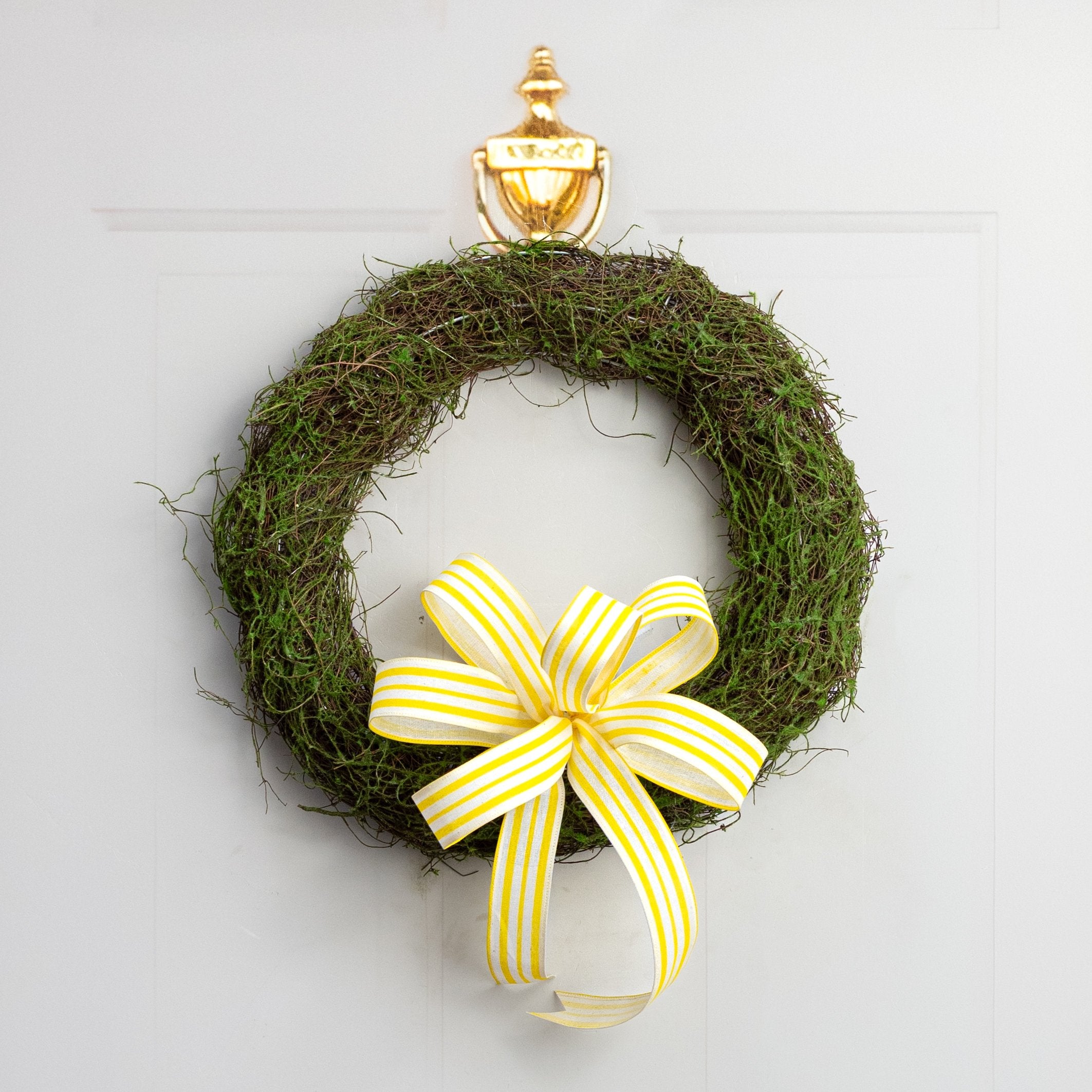 16" Vine & Moss Wreath Lifestyle Photo