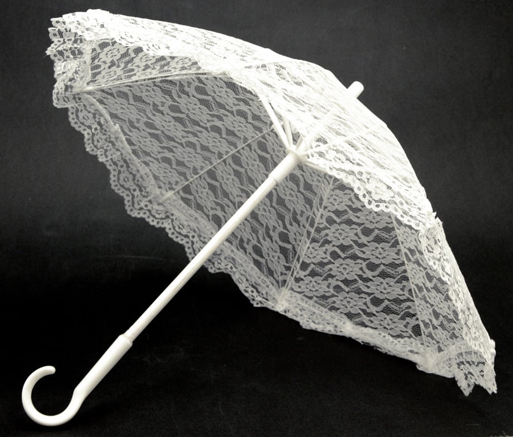 18" White Lace Parasol Lifestyle Photo