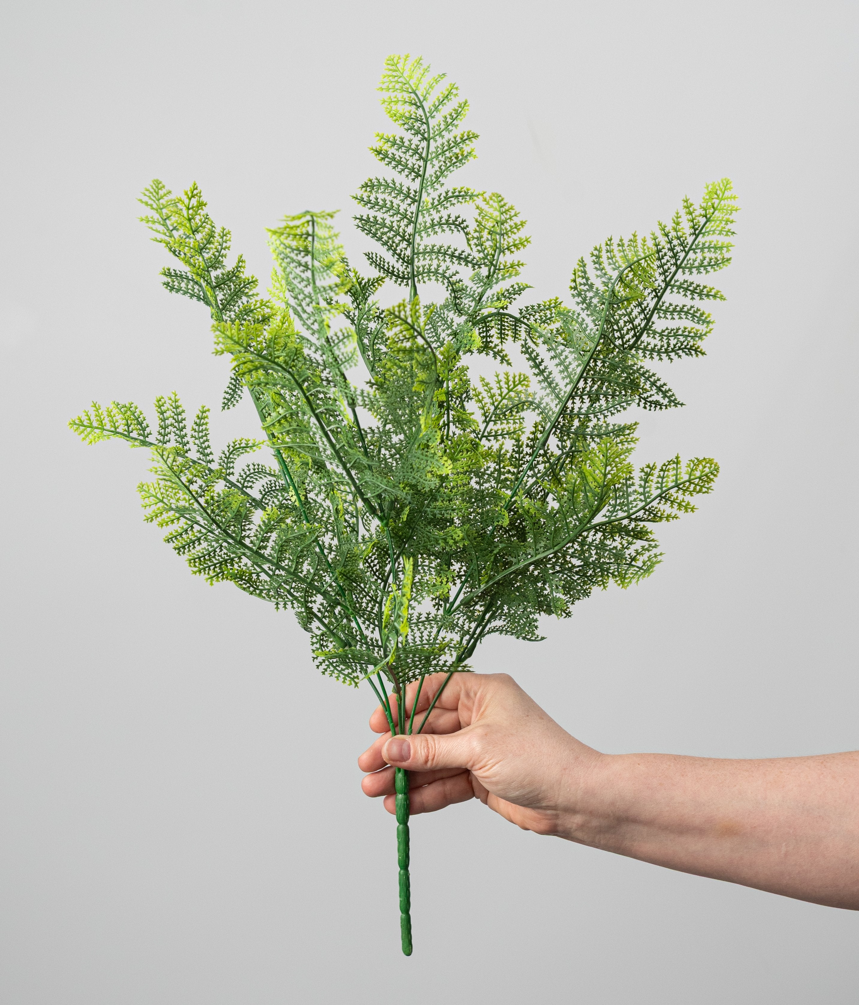 20" Plastic Fern Bush: Green (7 Stem) detail photo 3