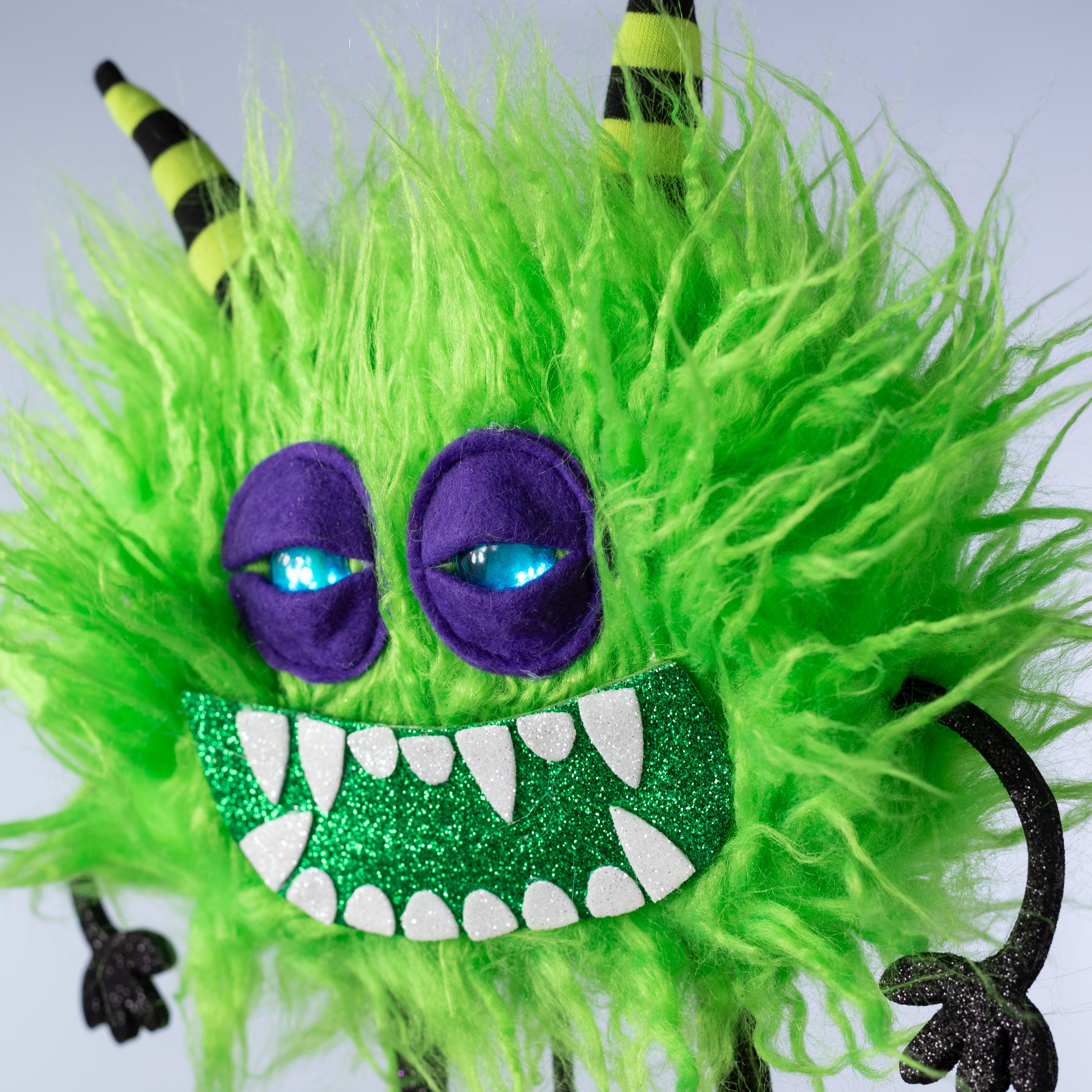 21" Furry Halloween Monster Spray: Green detail photo 4