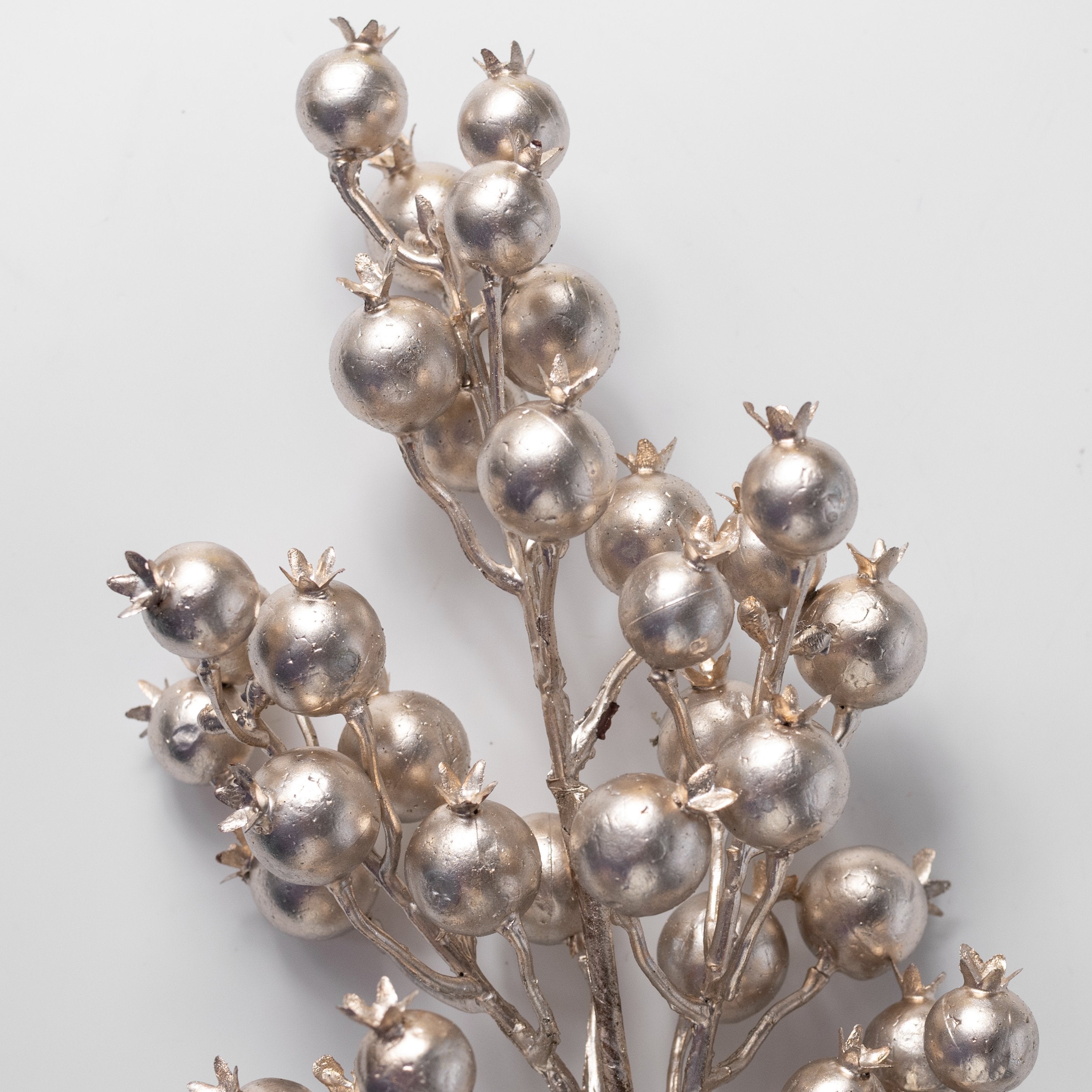23" Metallic Berry Spray: Champagne Gold Lifestyle Photo