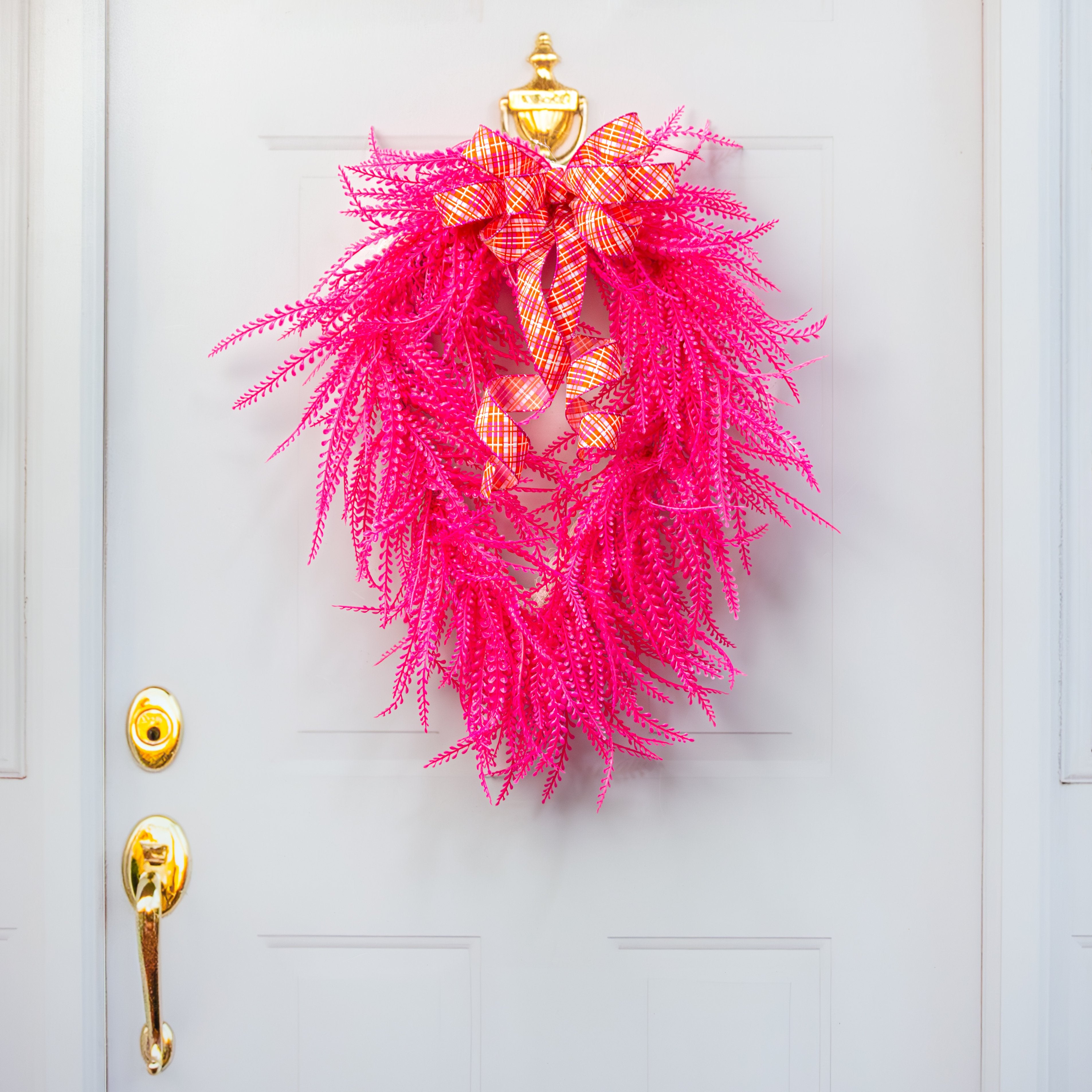 26" x 17" Draping Button Fern Wreath: Neon Hot Pink detail photo 4