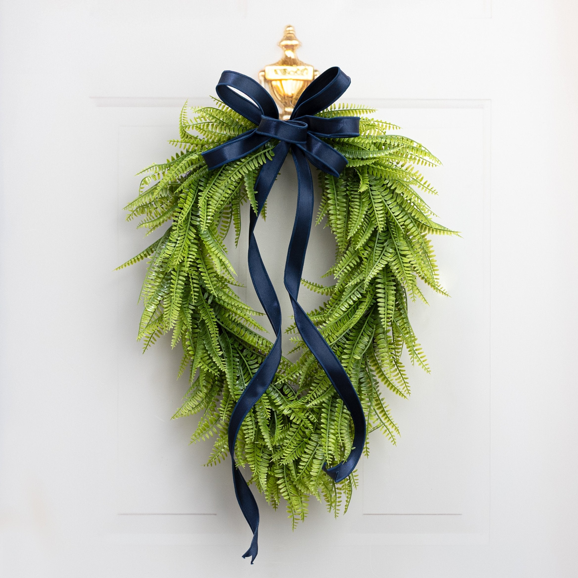 26" Woodland Fern Teardrop Wreath: Two Tone Fresh Green Lifestyle Photo
