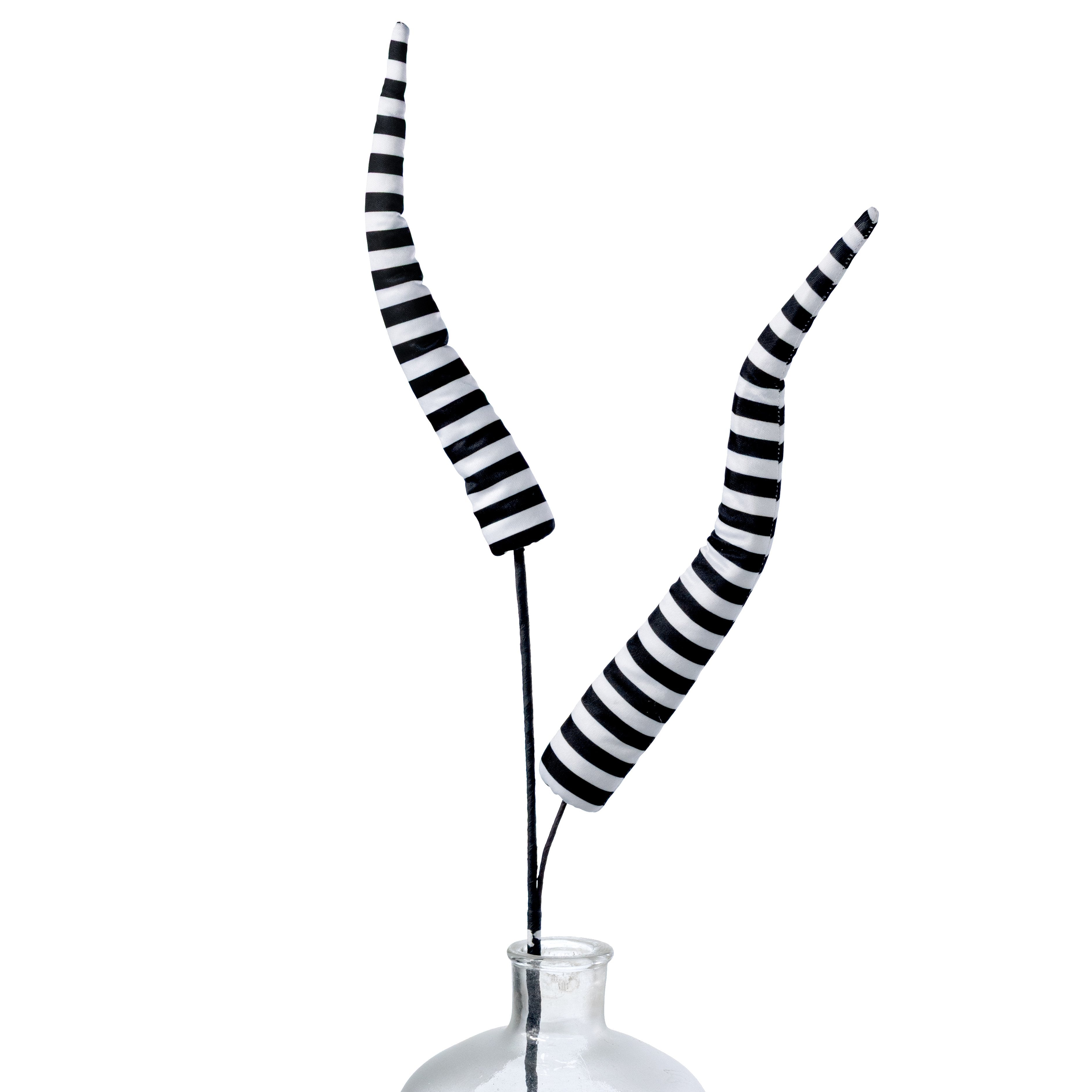 30" Stripe Fabric Horn Spray: Black & White Item Number: 57380BKWT