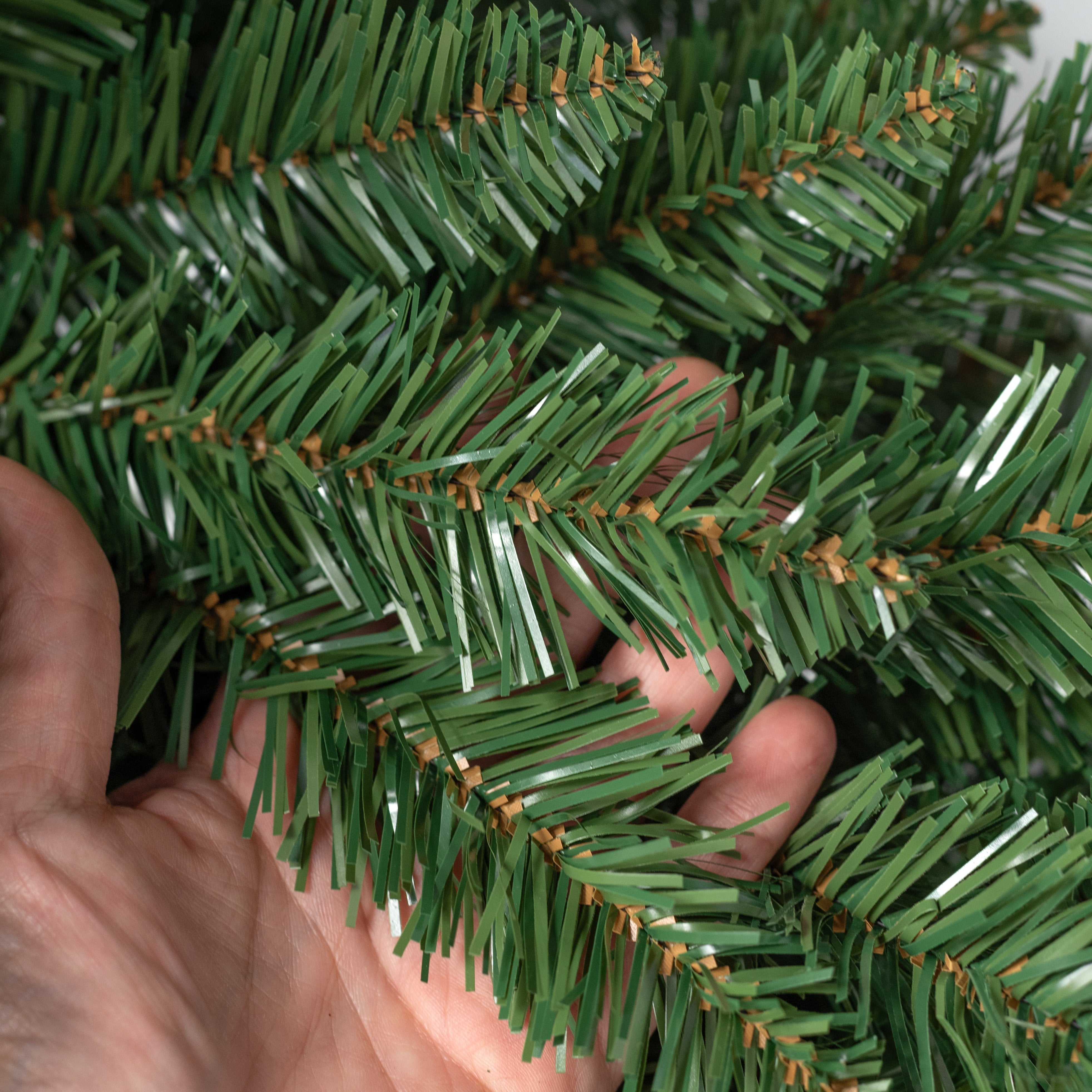 32" Concord Pine Teardrop Swag: Evergreen (98 Tips) detail photo 4