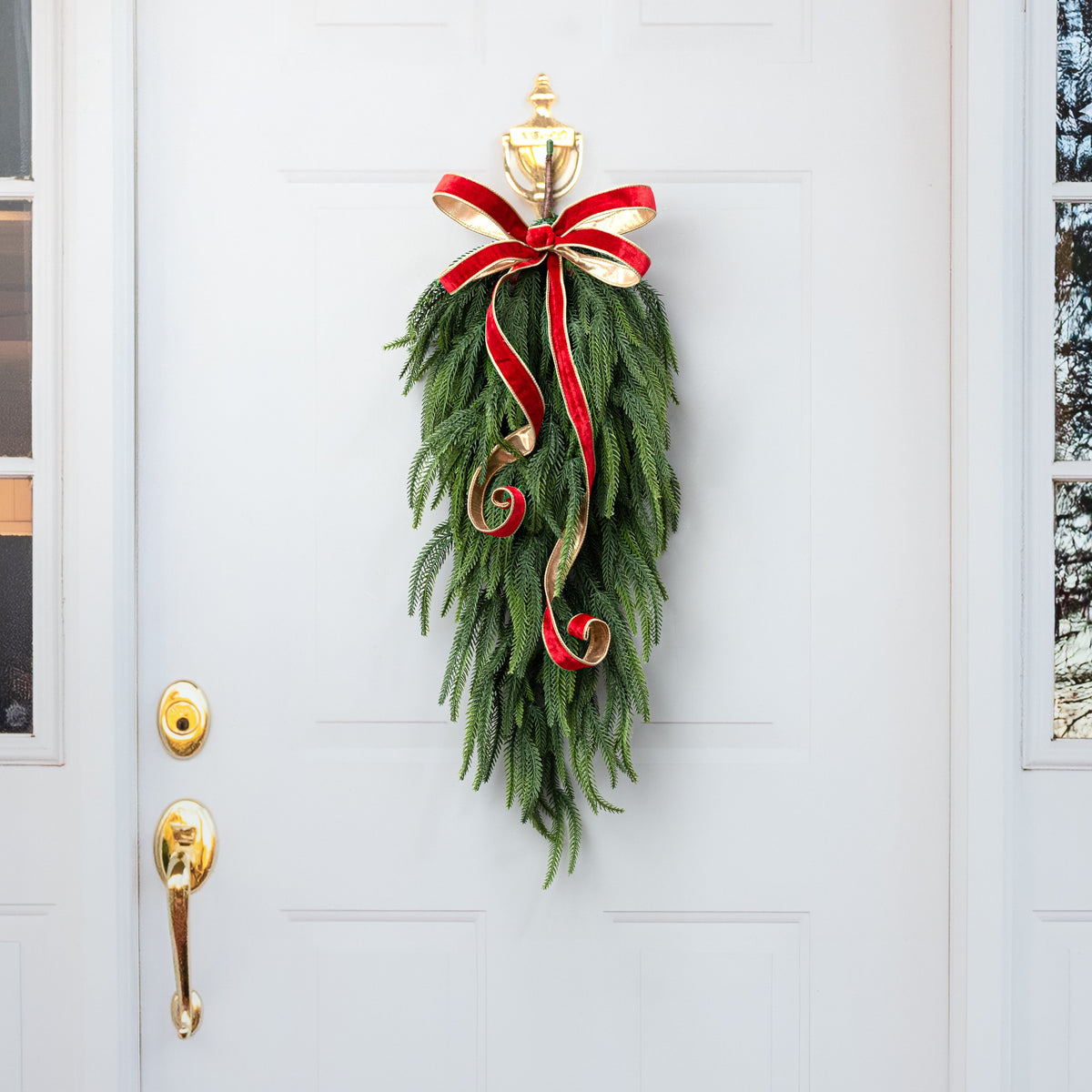 32" Real Touch Norfolk Pine Teardrop Swag: Evergreen (45 Tips) Lifestyle Photo