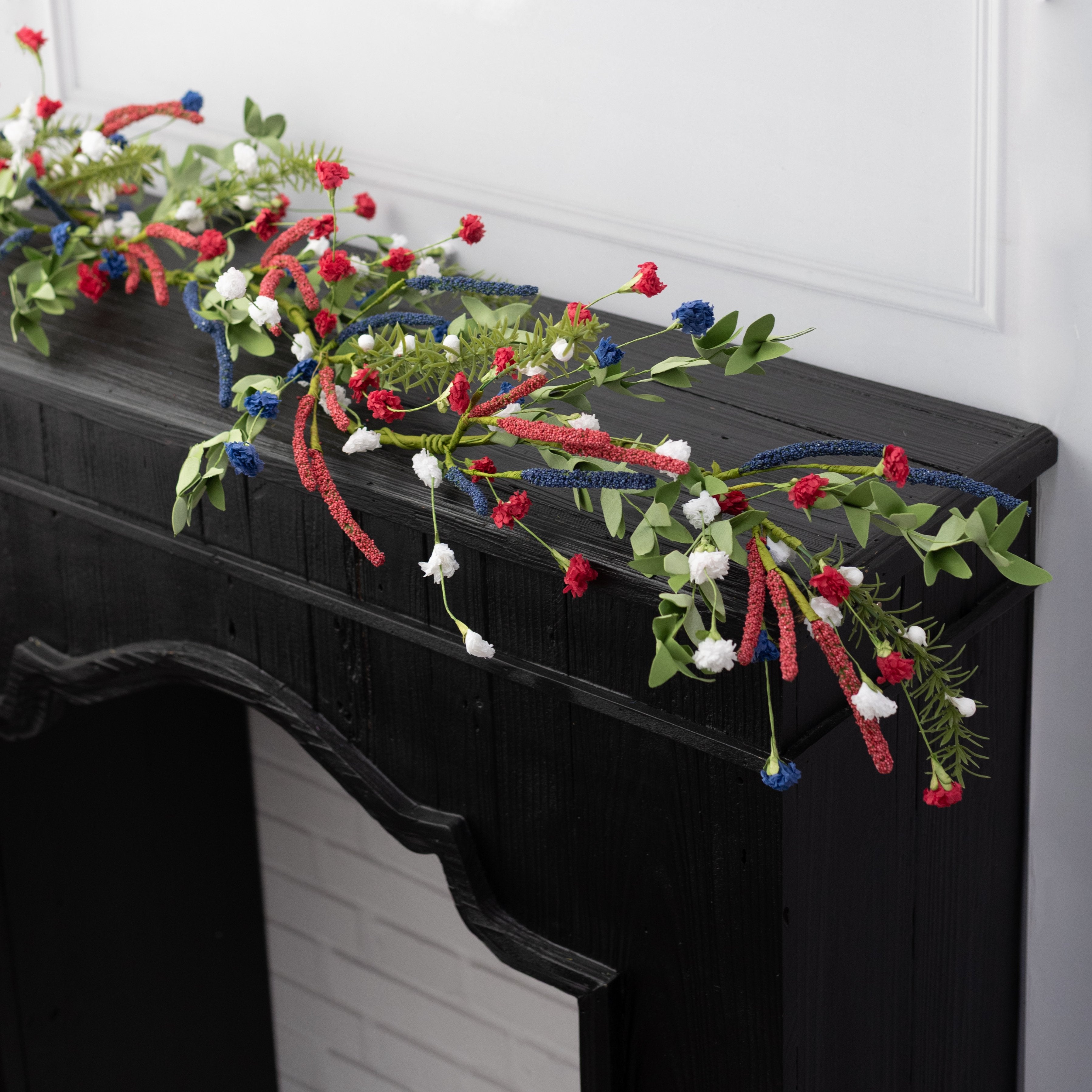 48" Paper Carnation Blossom with Heather Garland: Red, White & Blue detail photo 3