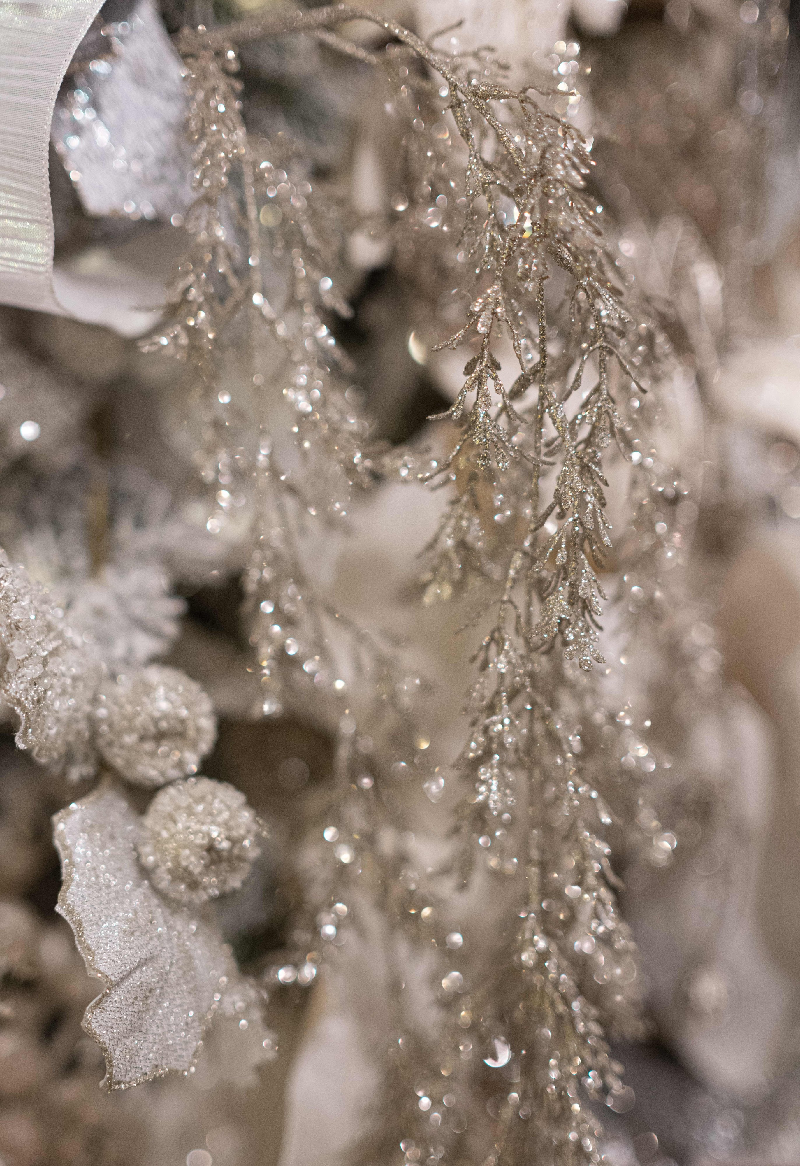 50" Glitter Mini Boxwood Spray: Platinum Silver detail photo 6