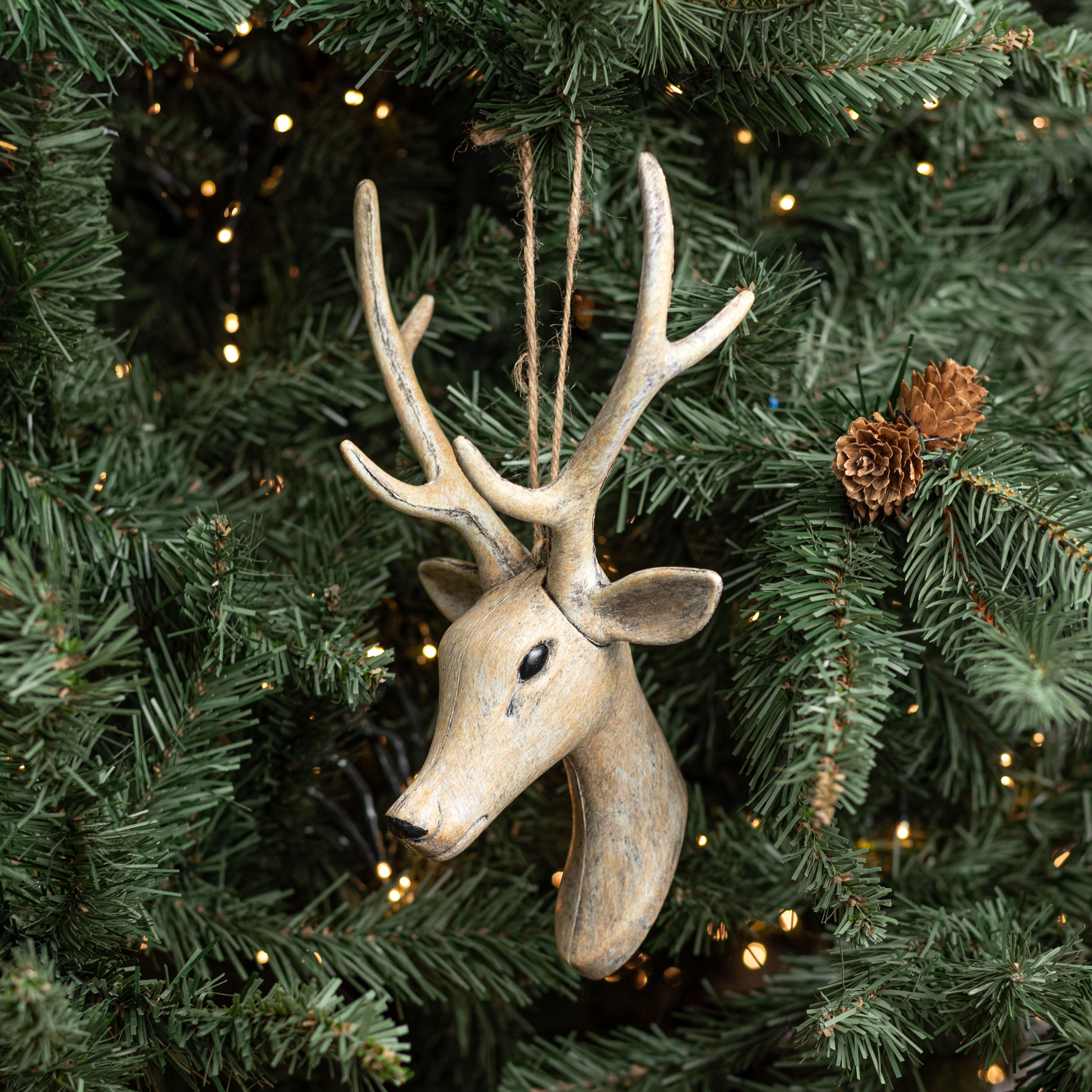 10" Deer Head Ornament: Wood Grain