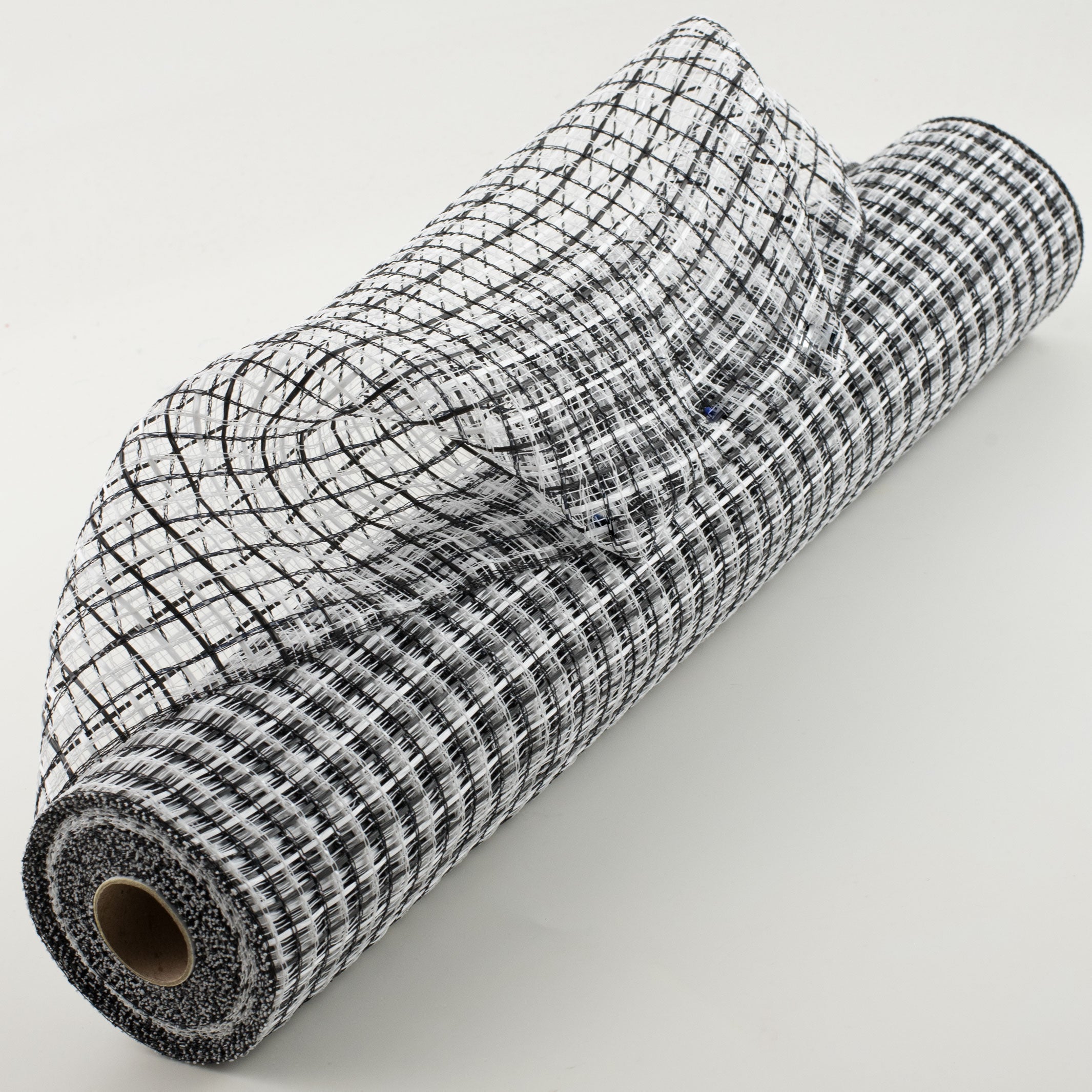 21" Basket Weave Mesh: White/Black Plaid Item Number: RE1056FF
