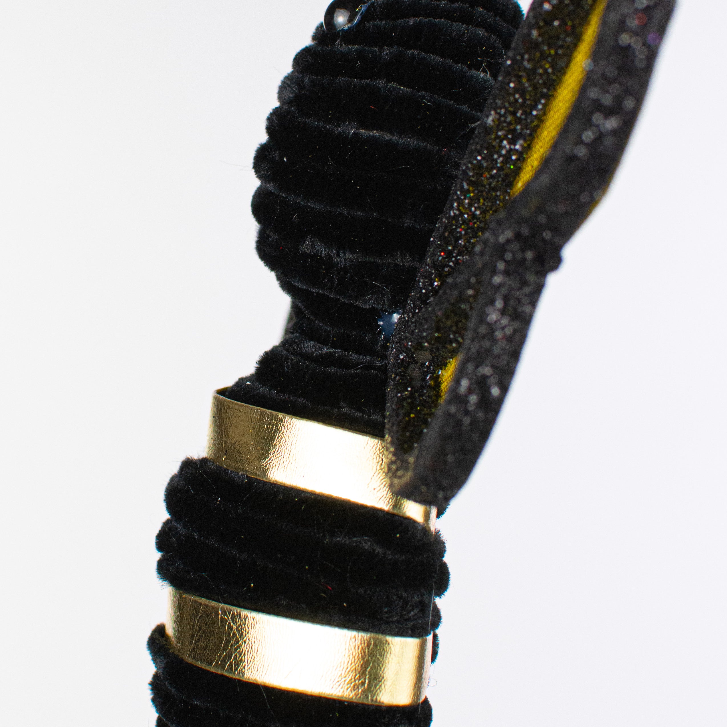 18" Bee Pick: Metallic Gold & Black detail photo 4