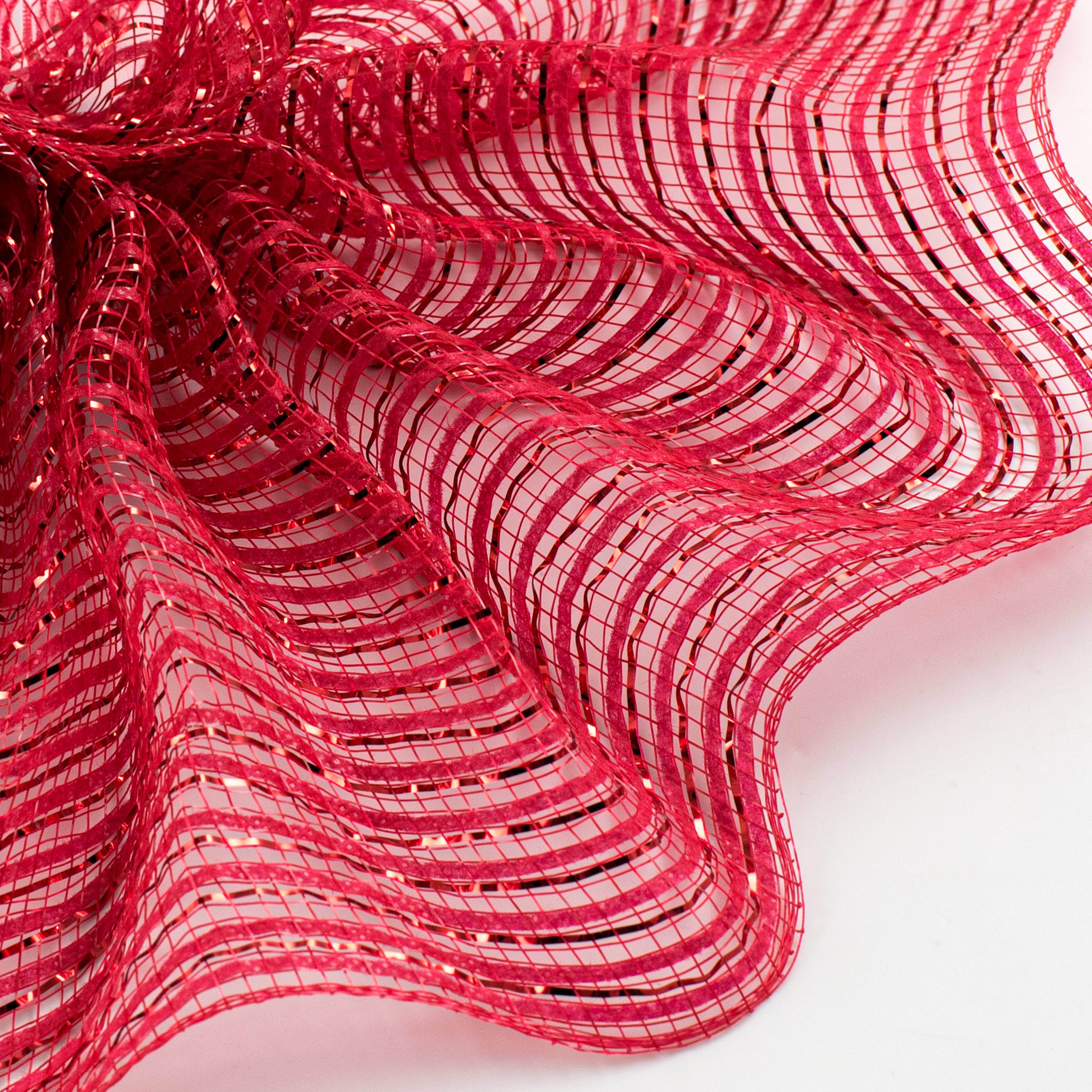10" Breeze Mesh: Metallic Red Lifestyle Photo