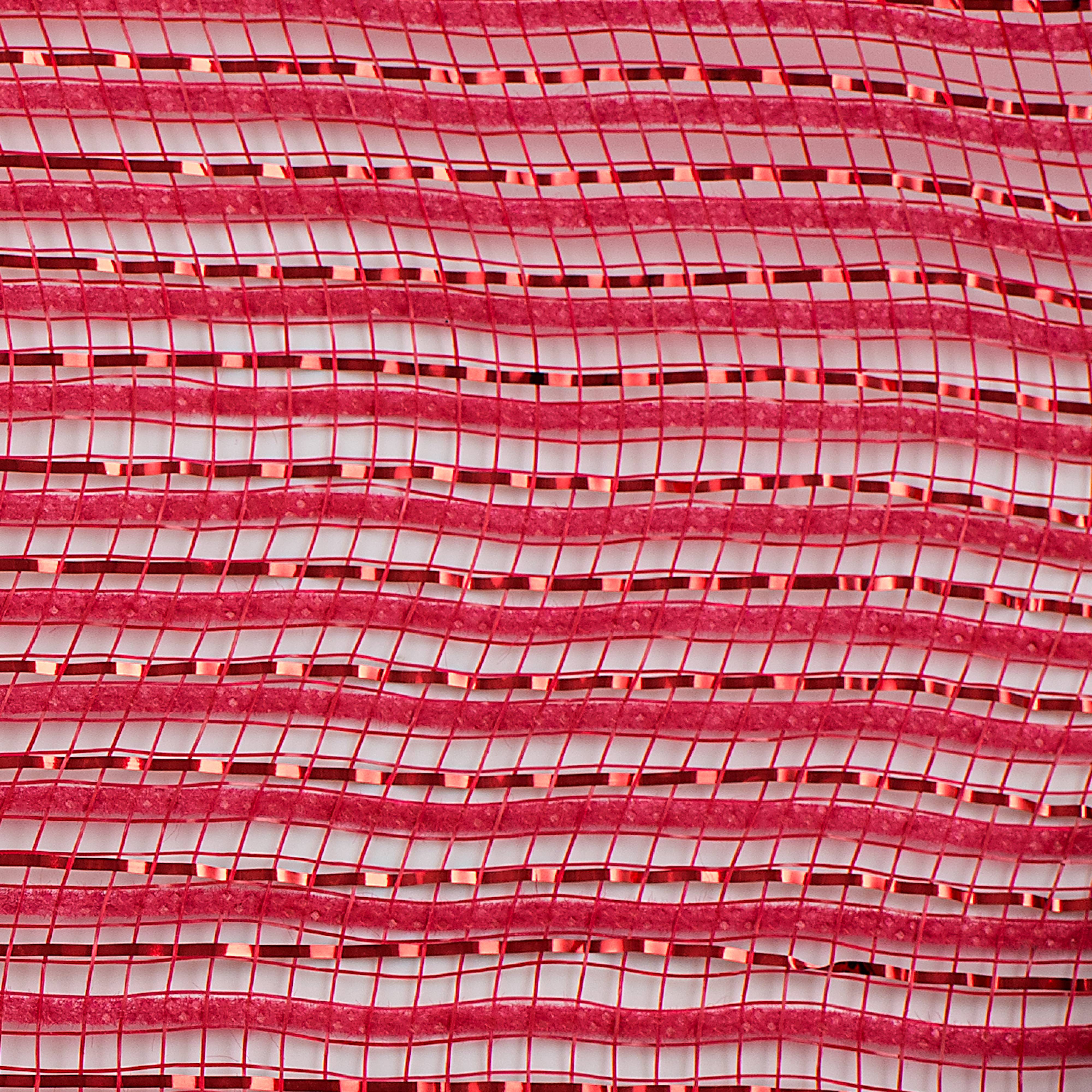 10" Breeze Mesh: Metallic Red detail photo 3