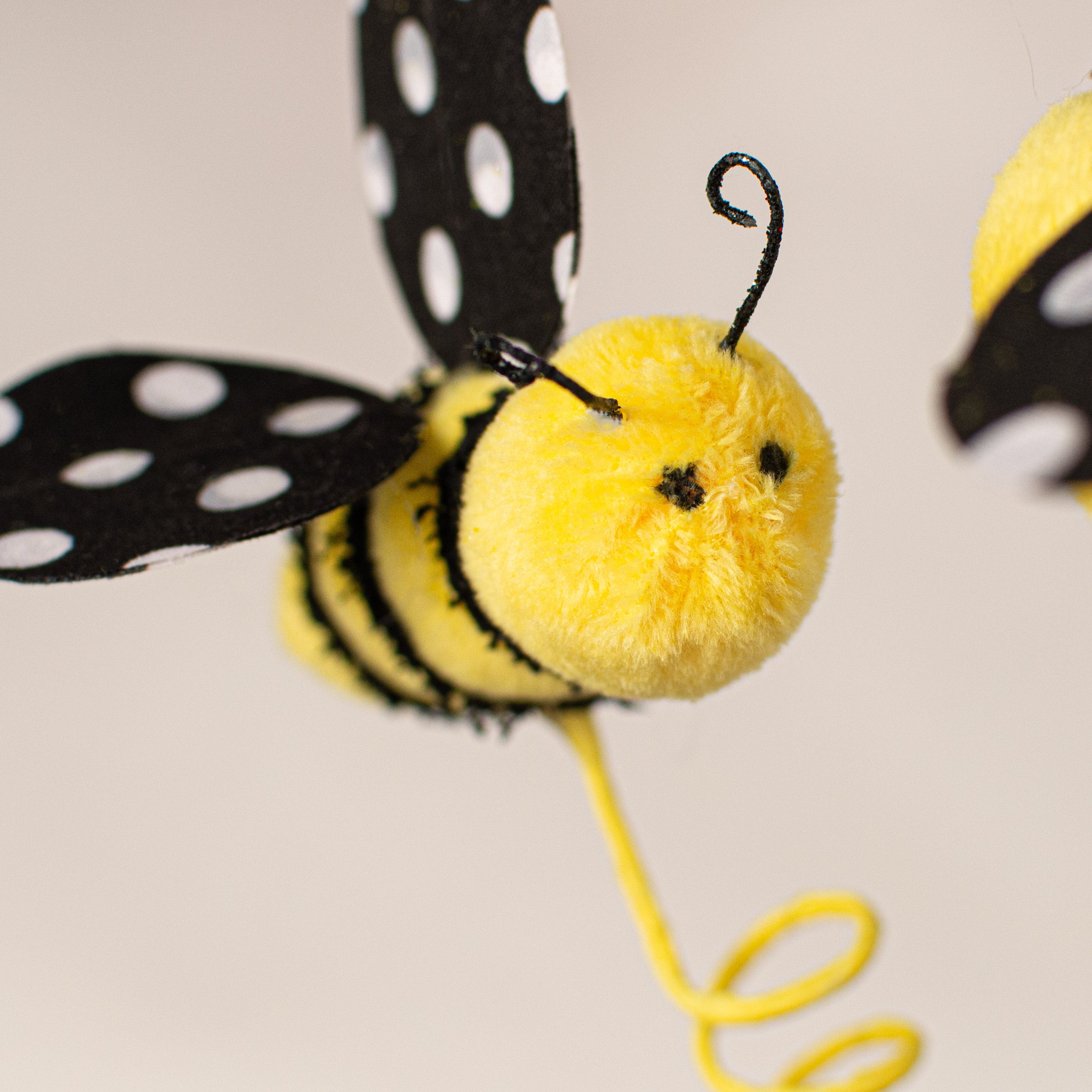 24" Bumble Bee Ball Spray Lifestyle Photo
