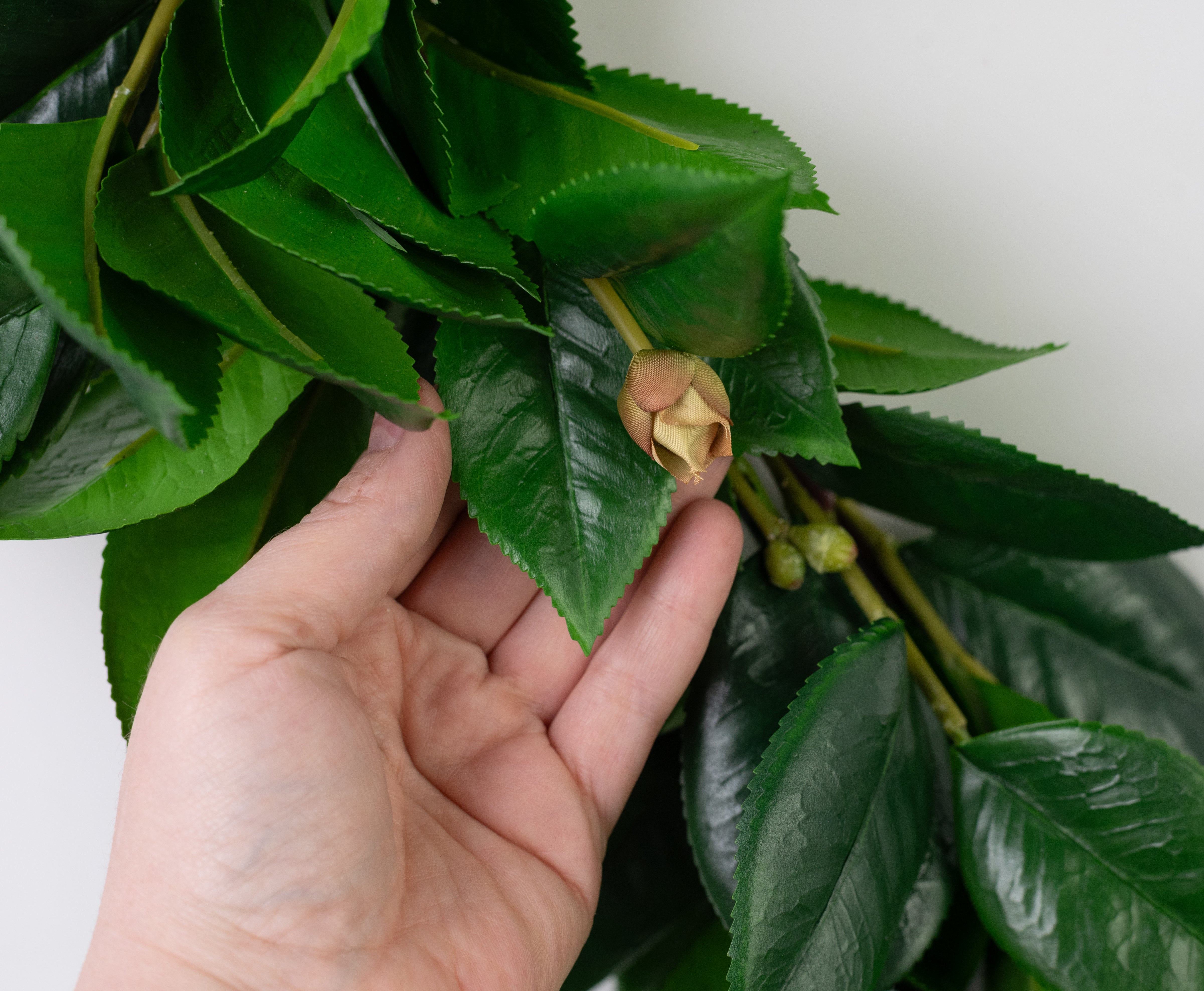 64" Camellia Leaves & Buds Garland detail photo 4
