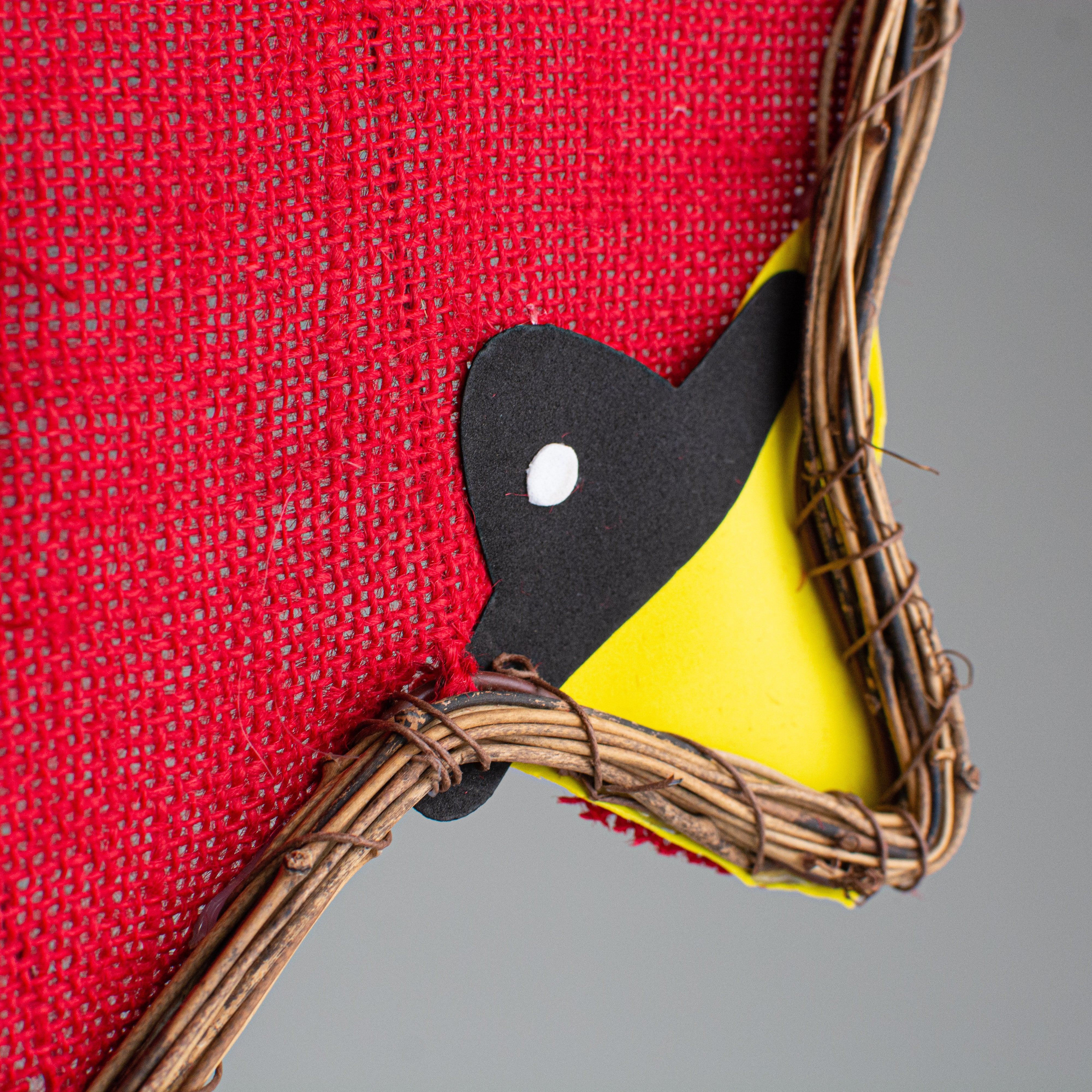 22" Cardinal Grapevine Twig Form detail photo 3
