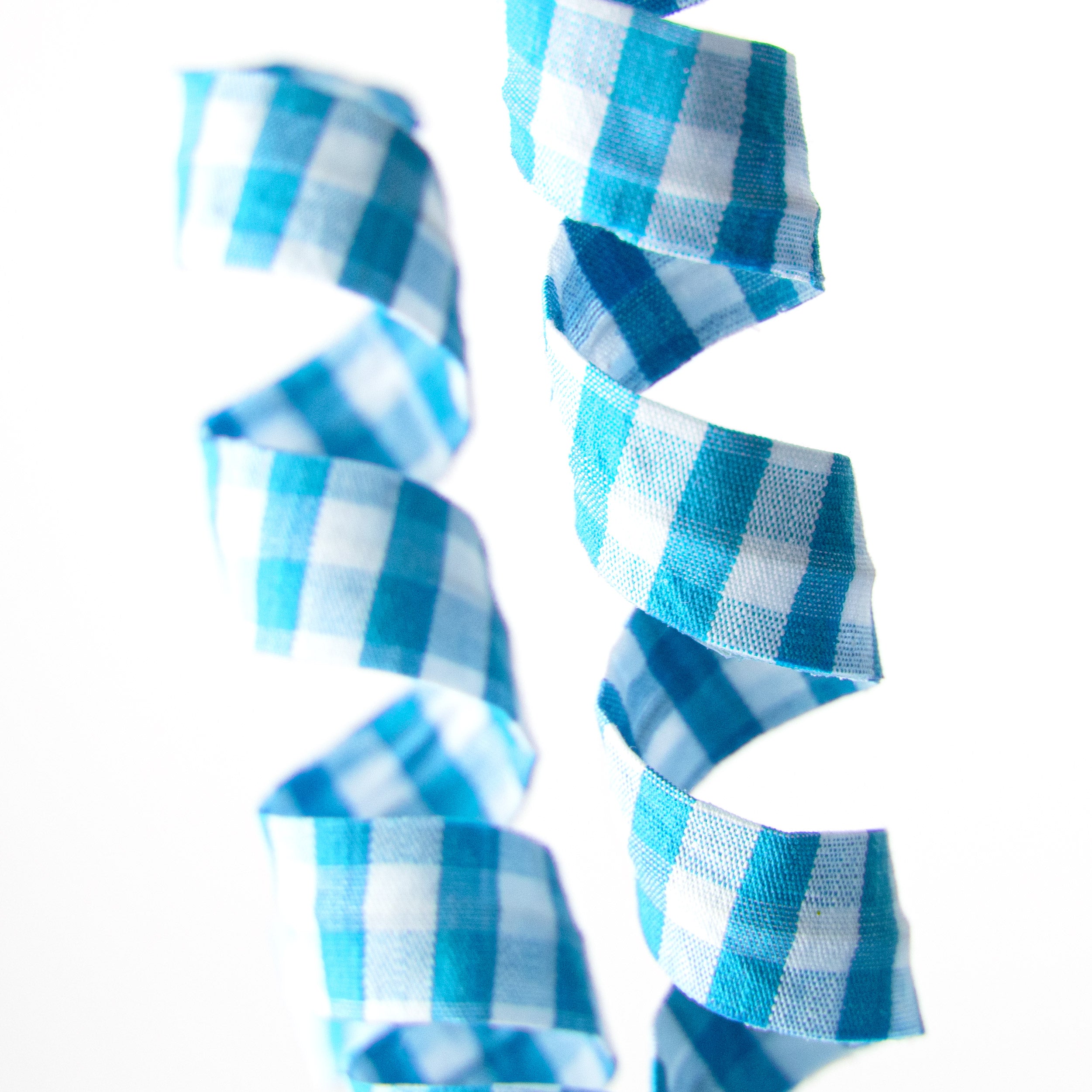 16" Check Curly Pick: Blue & White Lifestyle Photo