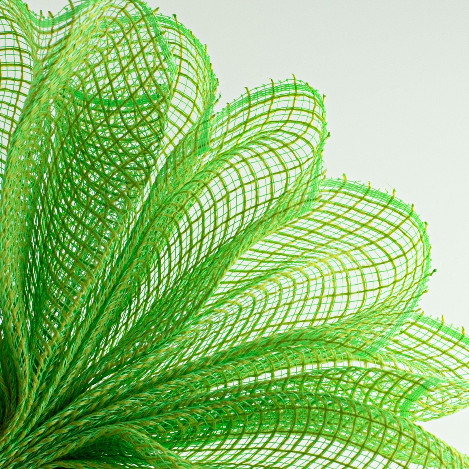 10" Check Fabric Mesh: Fresh Green Lifestyle Photo