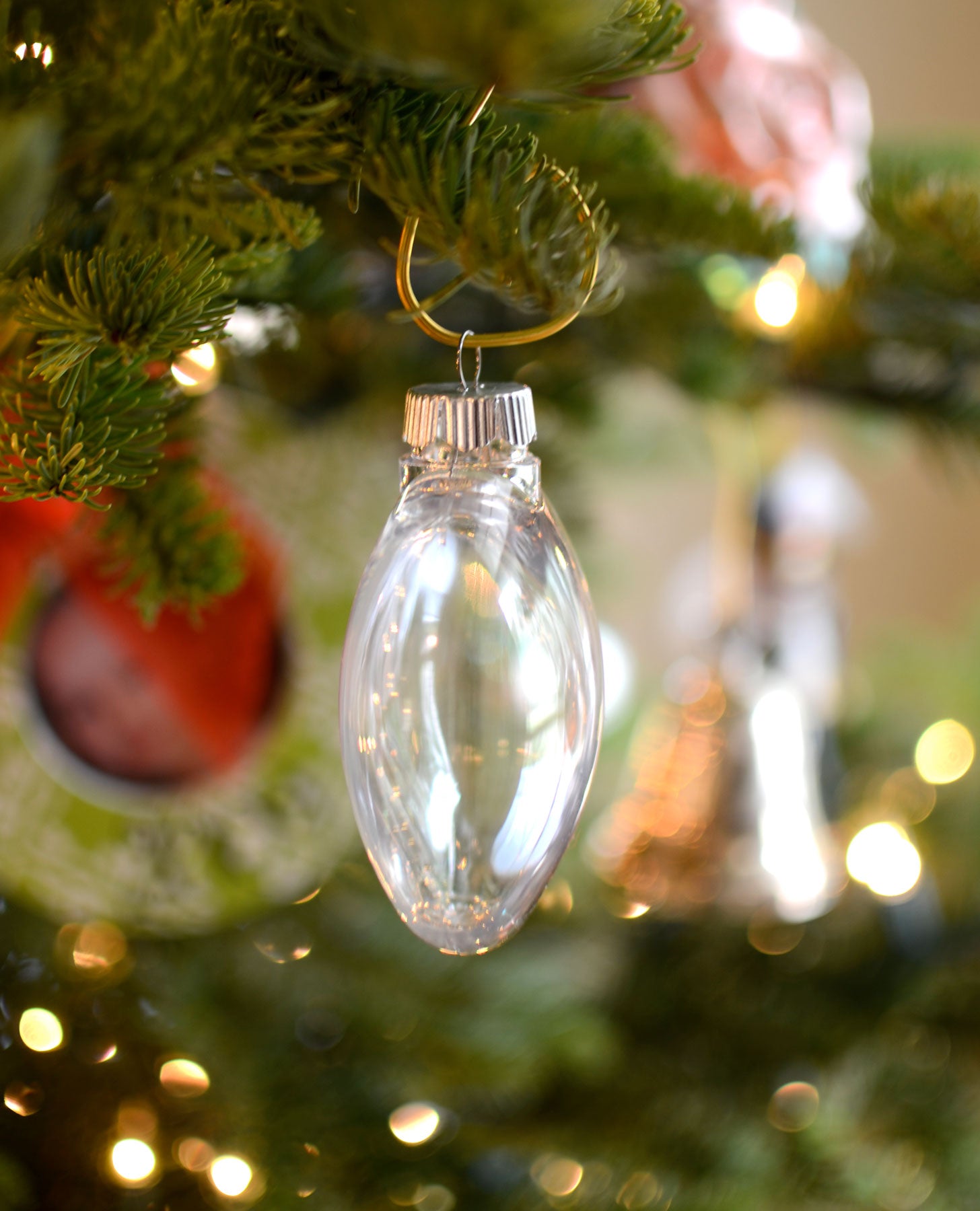 Clear Oval Ball Ornament: 83MM Lifestyle Photo