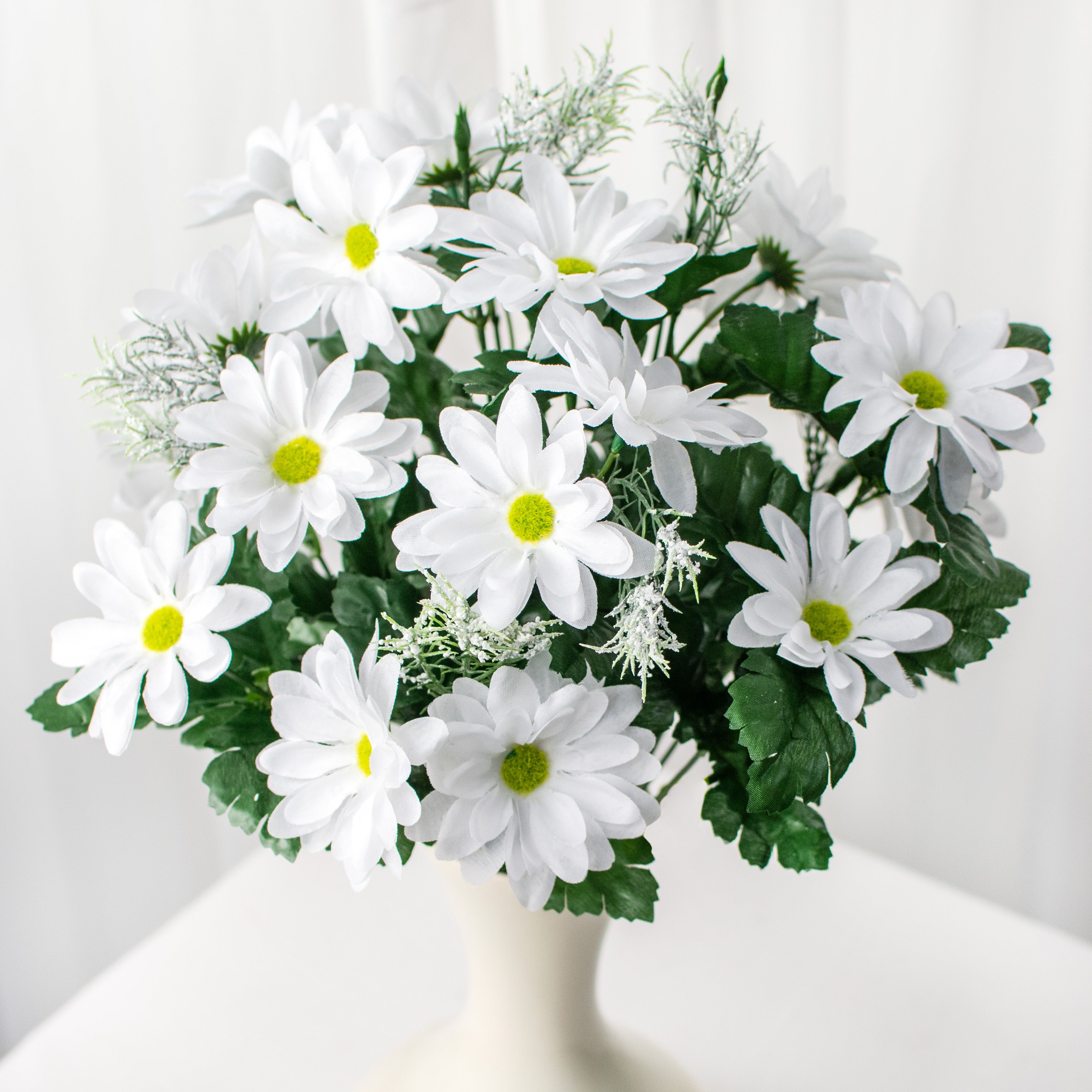 17" Colorfast Daisy Mix Bush: White Item Number: 30160WT