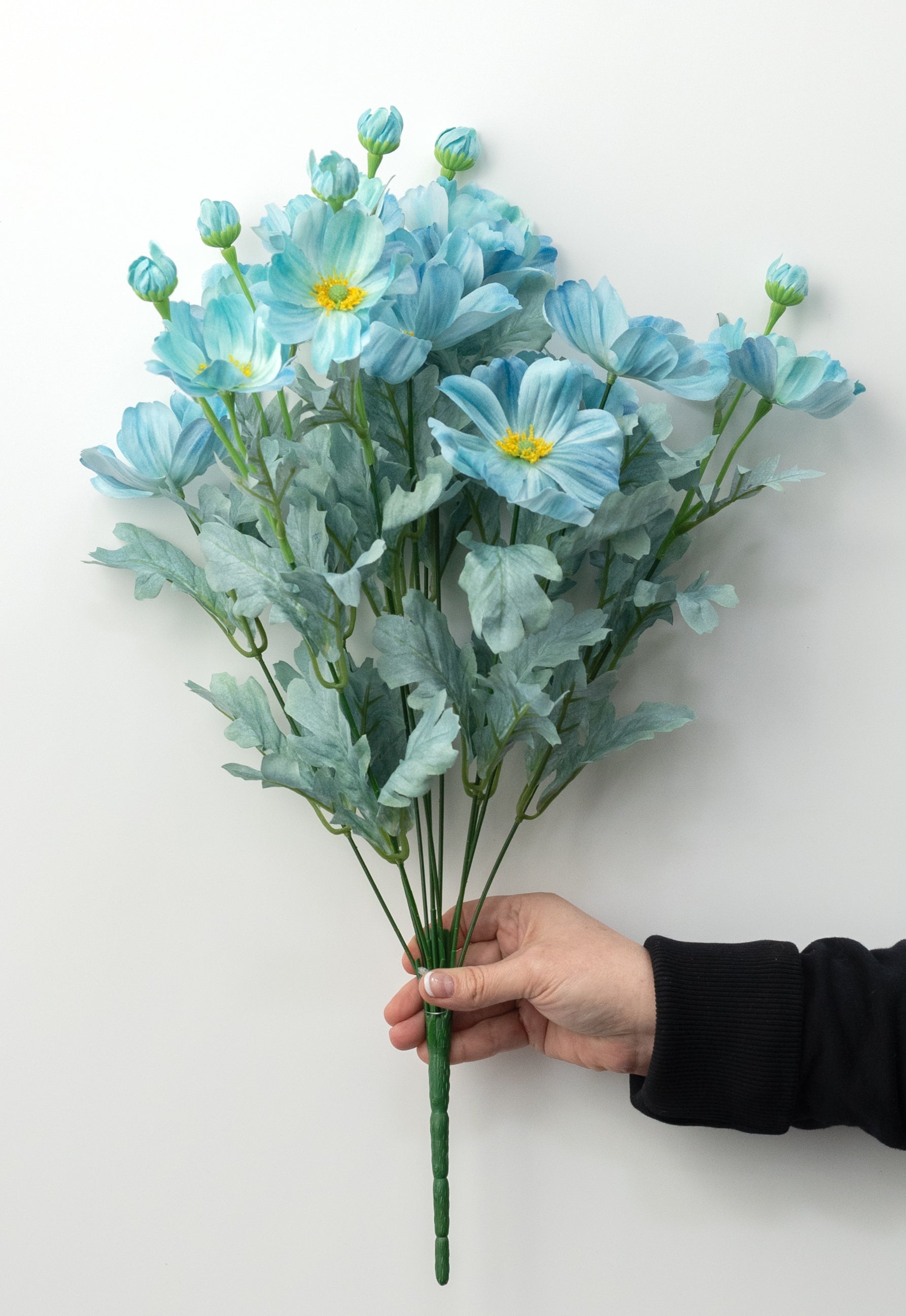 22" Cosmos Bush: Teal Blue (12 Stem) detail photo 3
