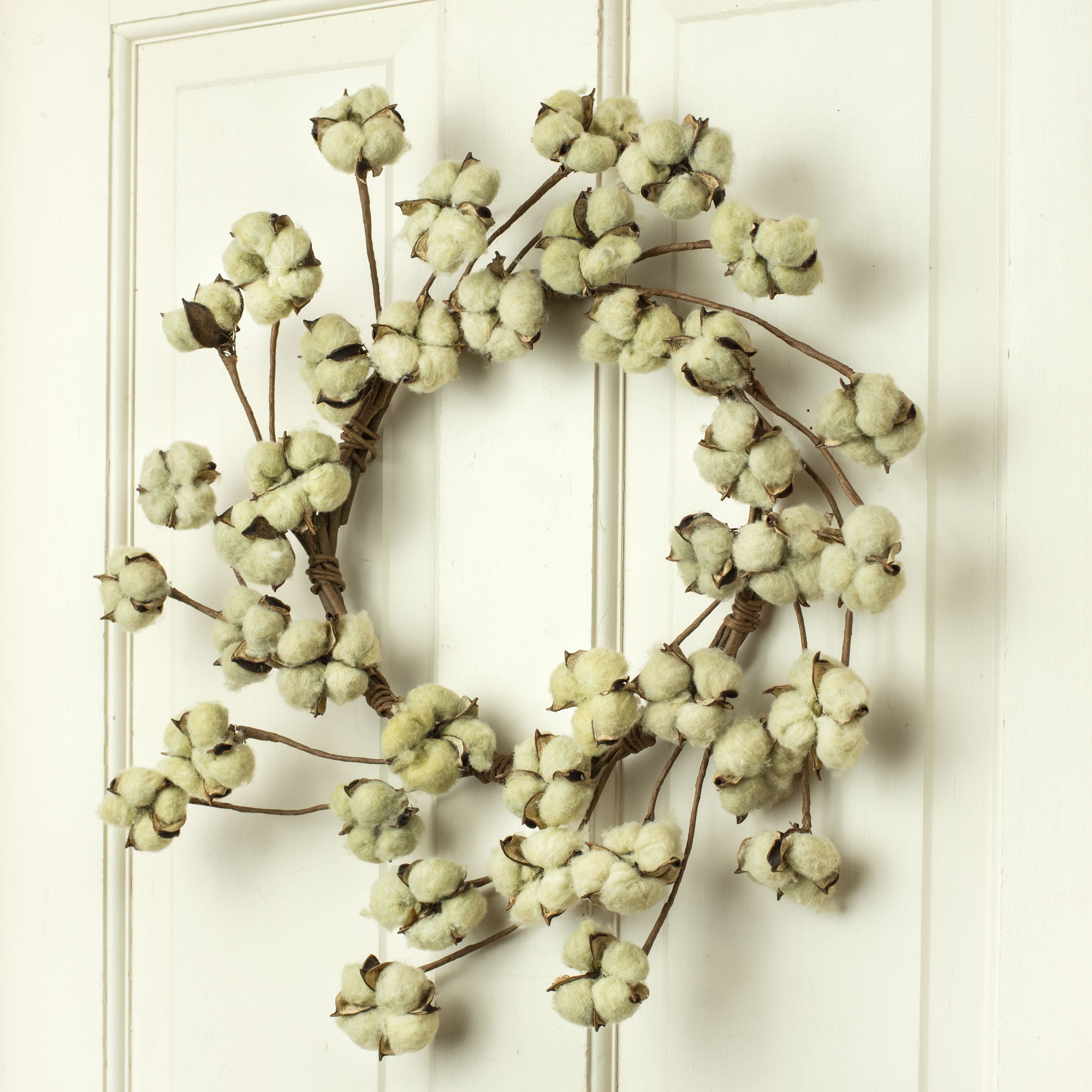 22" Cotton Wreath: Tea Stain Lifestyle Photo