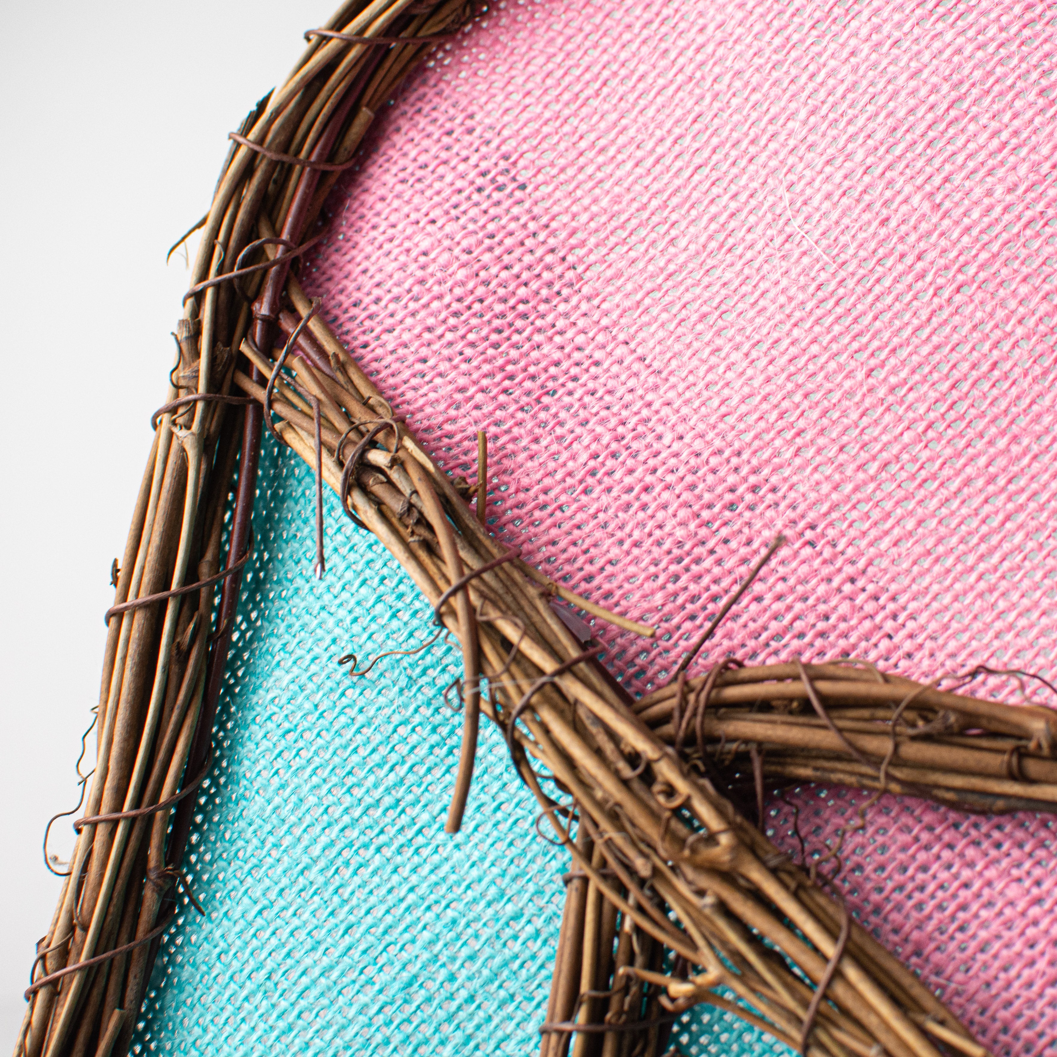21" Cupcake Grapevine Hanger detail photo 4