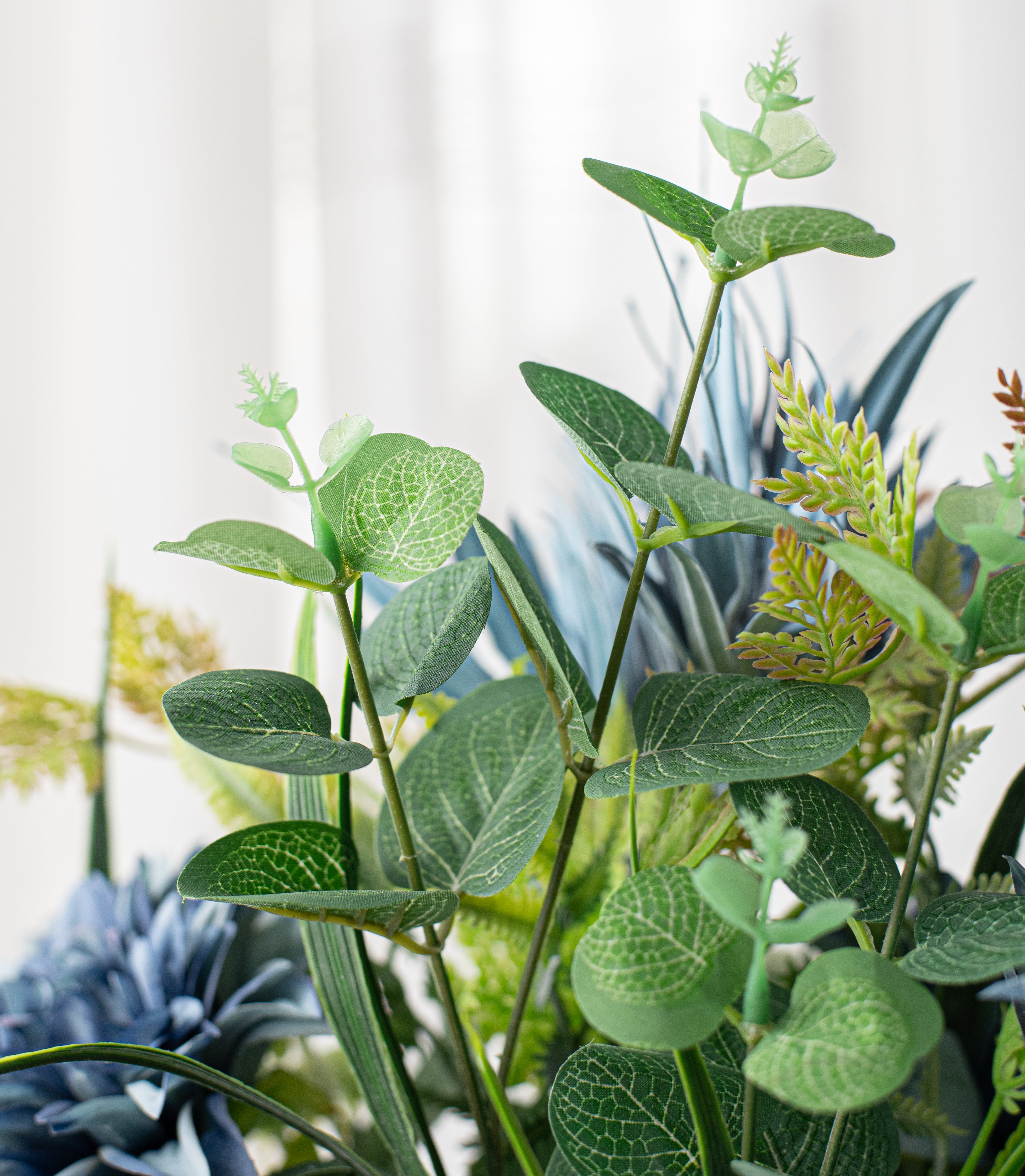 24" Dahlia & Epiphyllum Bush: Dusty Blue detail photo 4