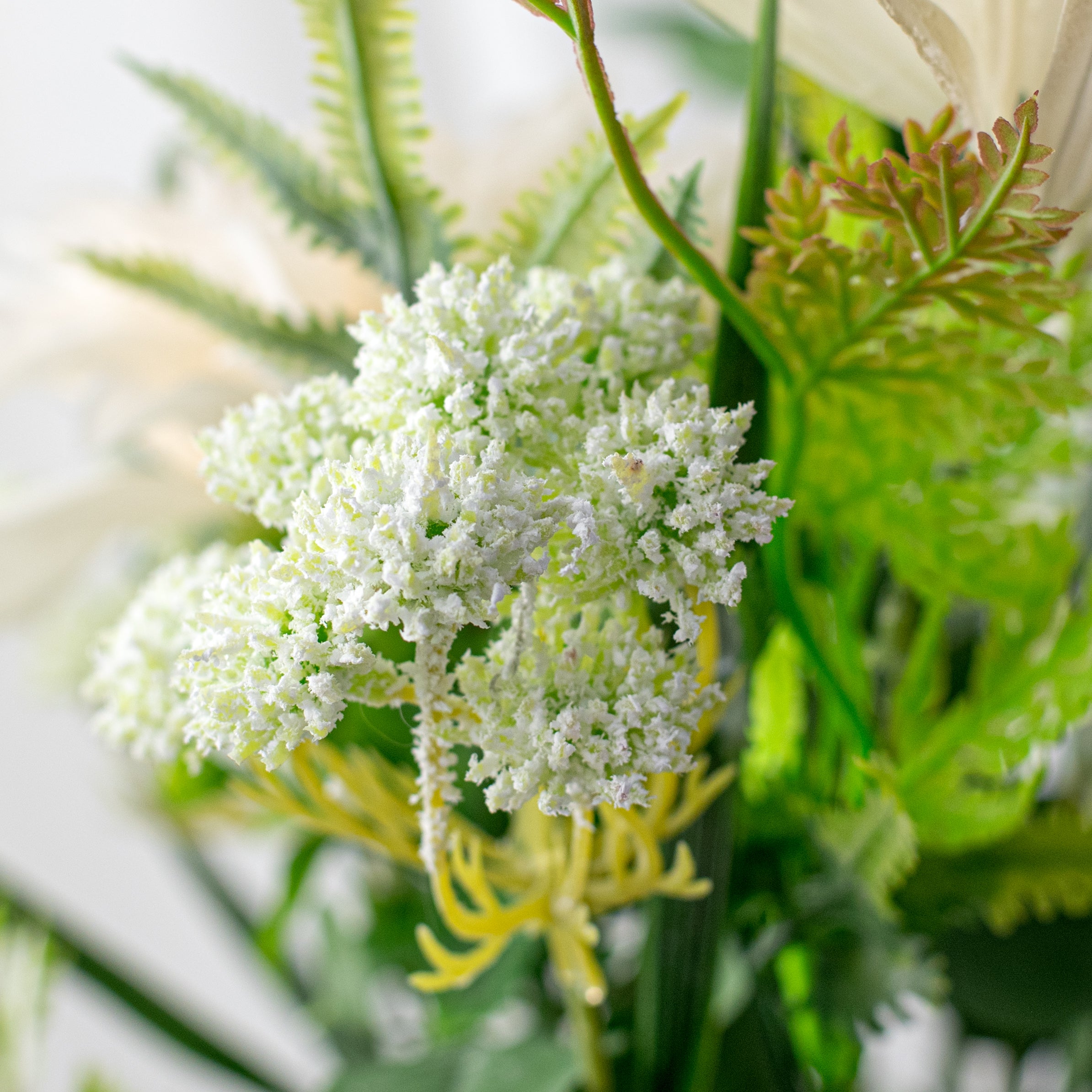 24" Dahlia & Epiphyllum Bush: White detail photo 4