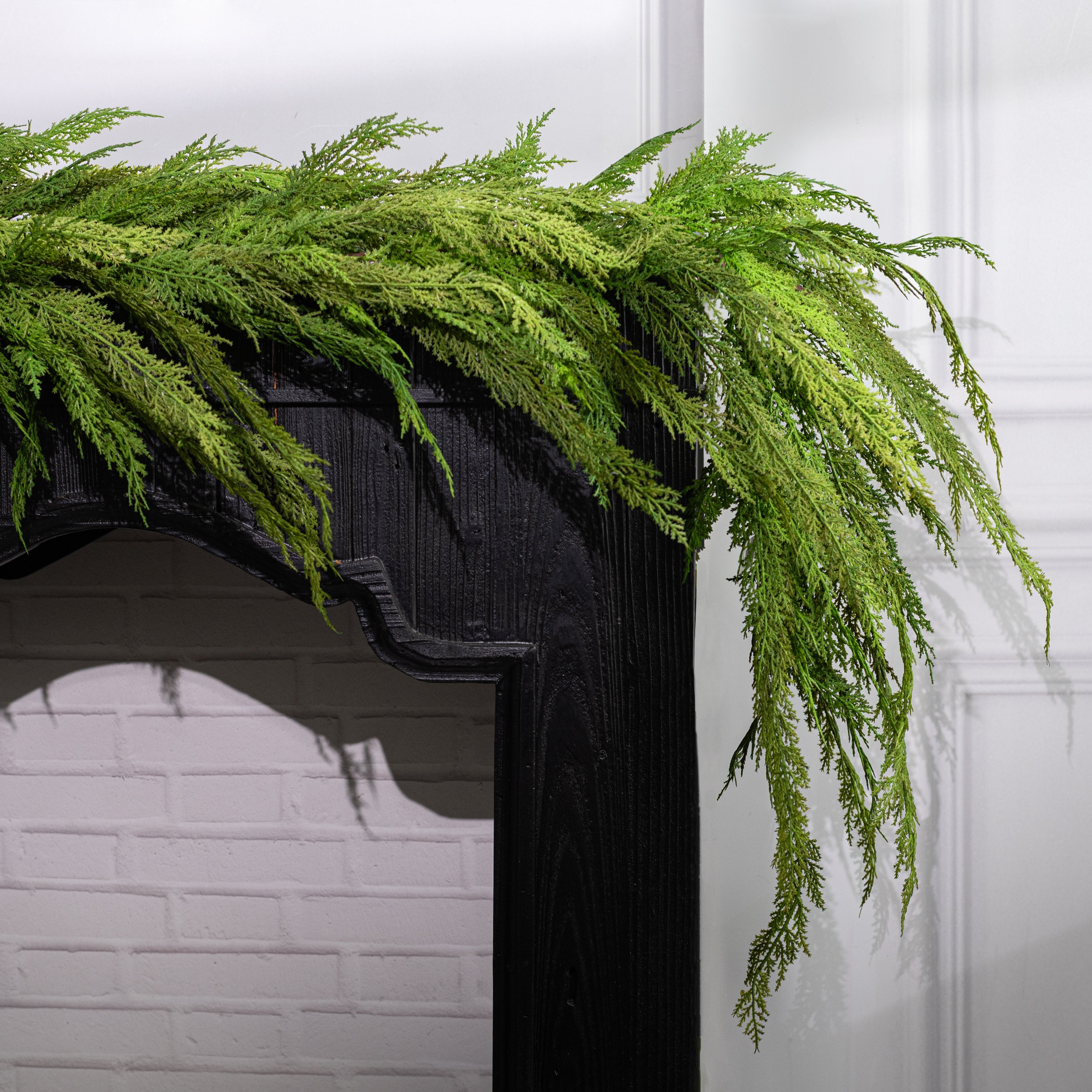 6' Deluxe Double Soft Cedar Garland detail photo 4