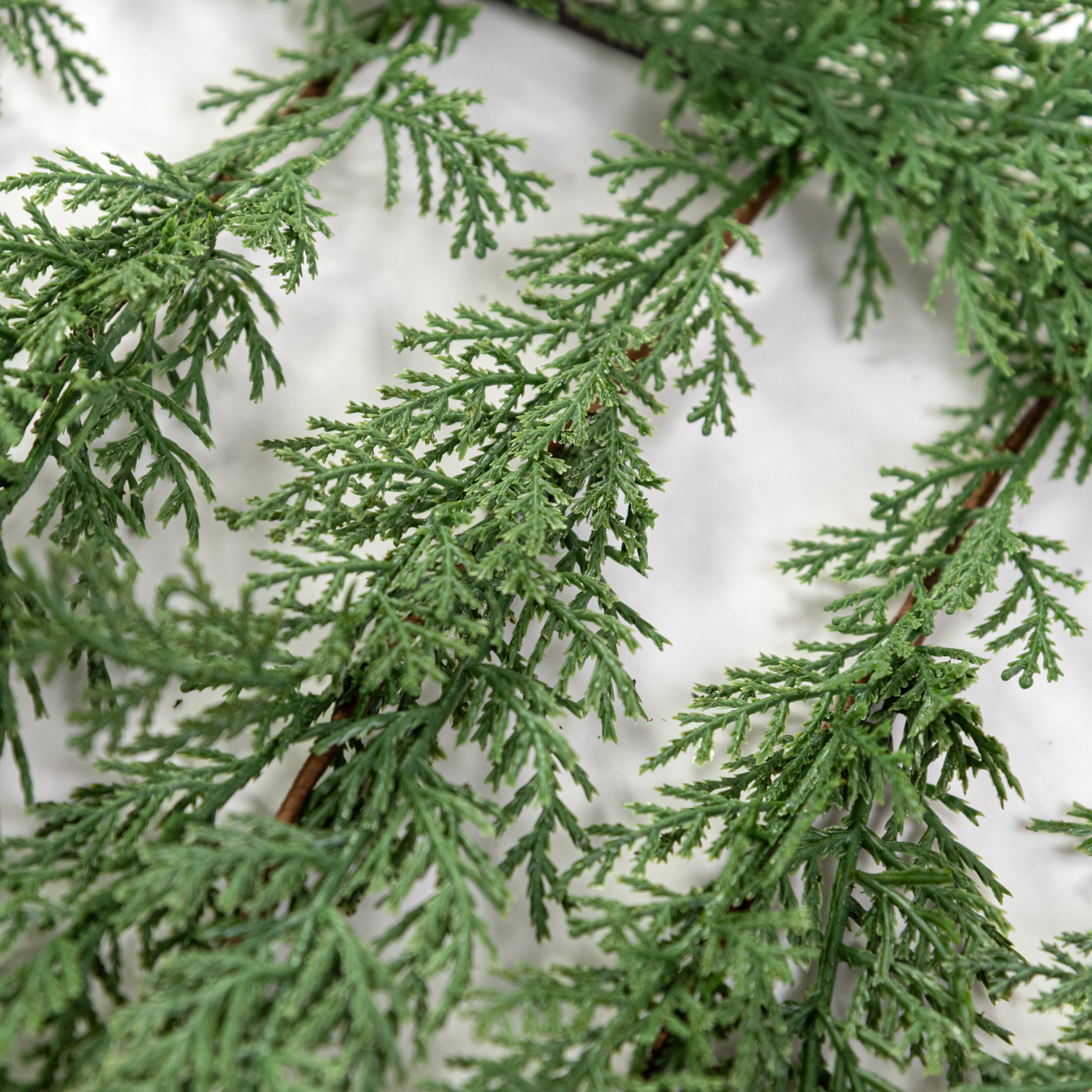 6' Deluxe Faux Cedar Arborvitae Mantle Garland detail photo 3