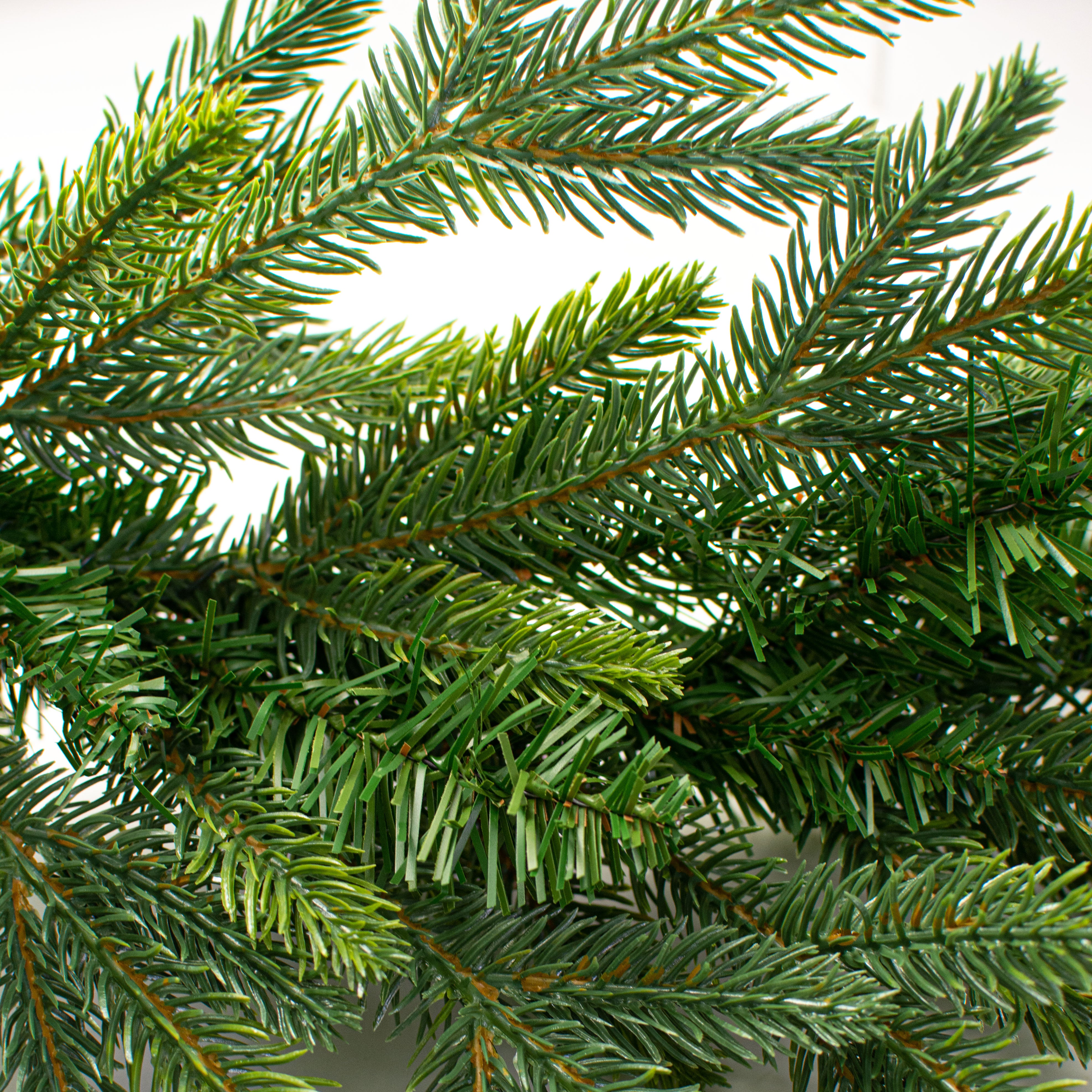 6' Deluxe Trinity Pine Garland detail photo 3