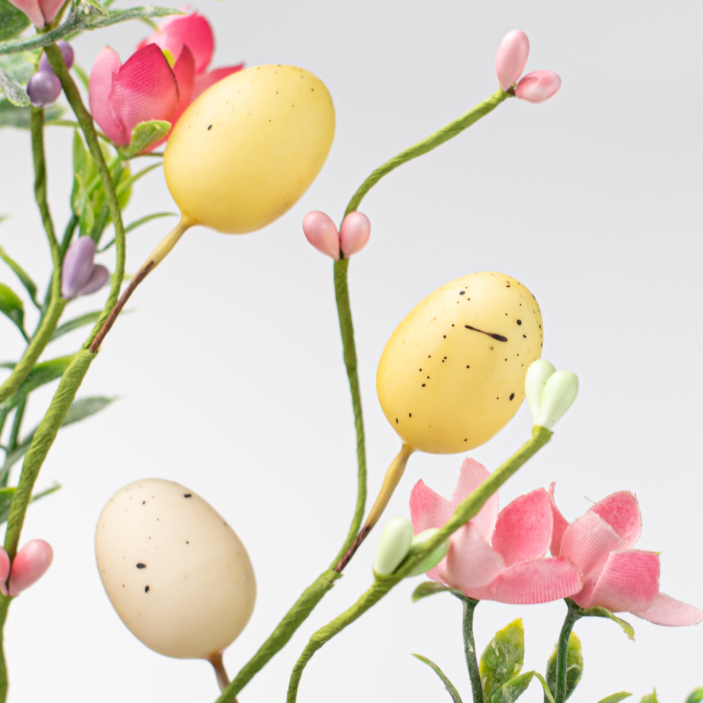 34" Easter Eggs and Flowers Mixed Spray detail photo 4