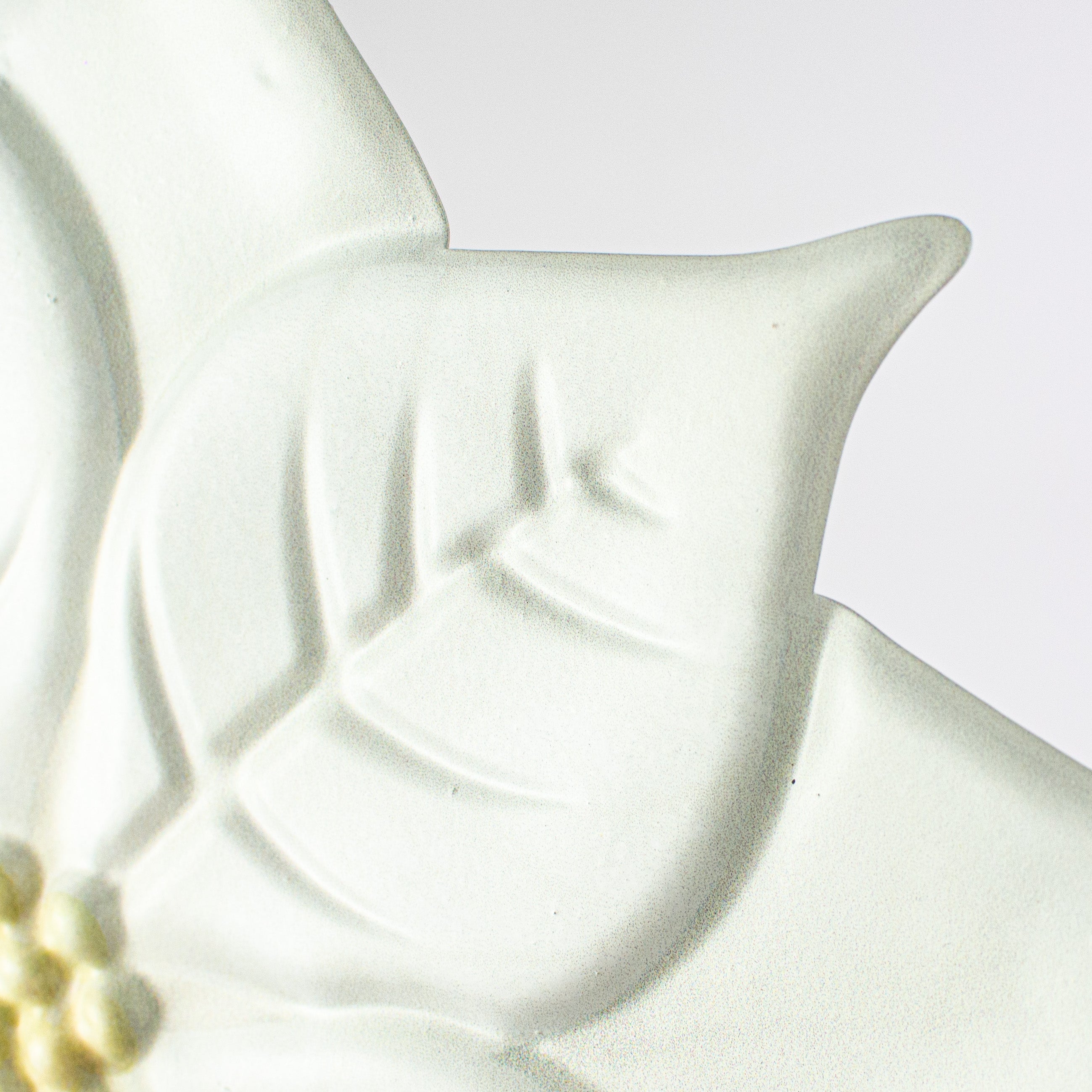 12" Embossed Metal Hanger: White Poinsettia detail photo 3