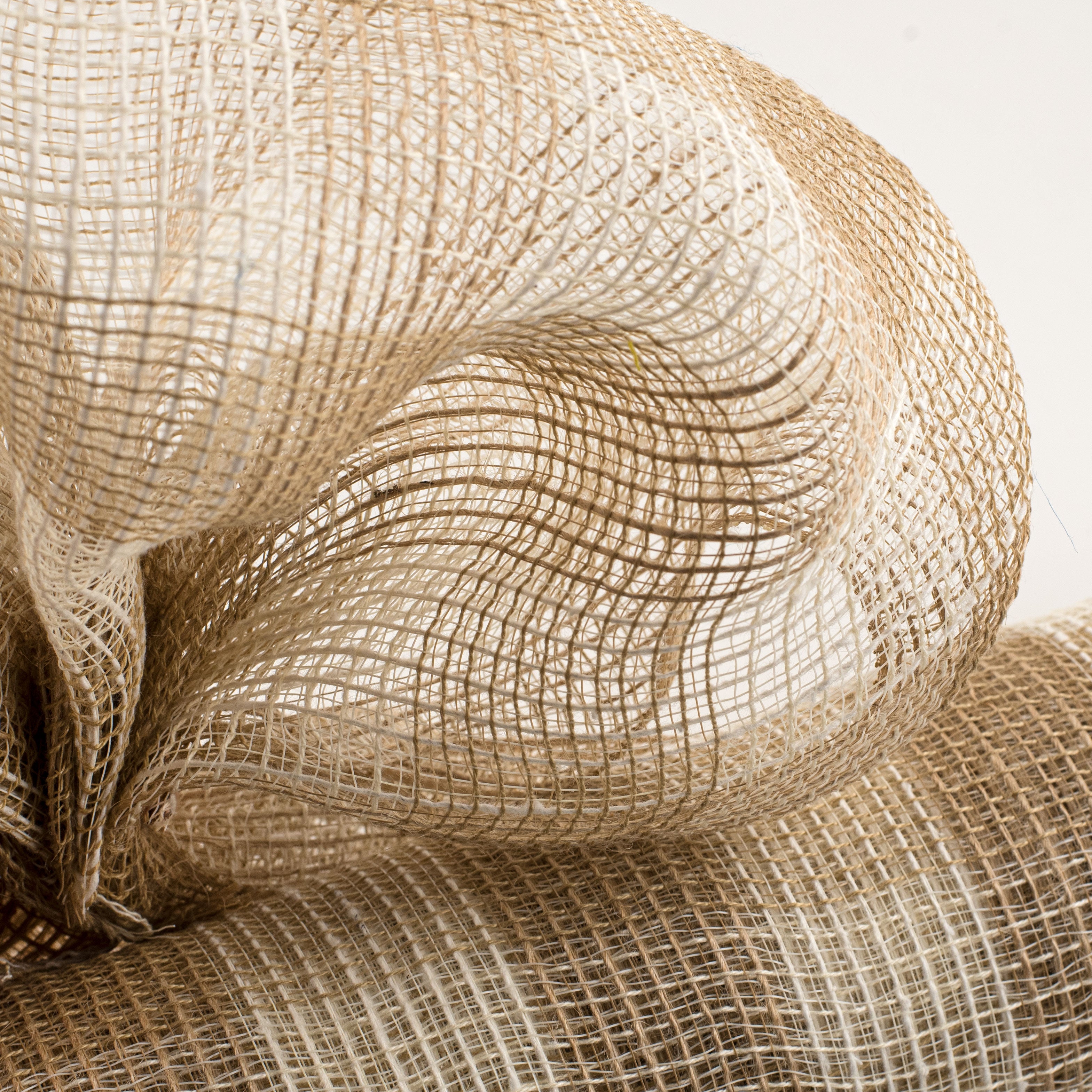 21" Fabric Mesh: Natural & Cream Check Lifestyle Photo