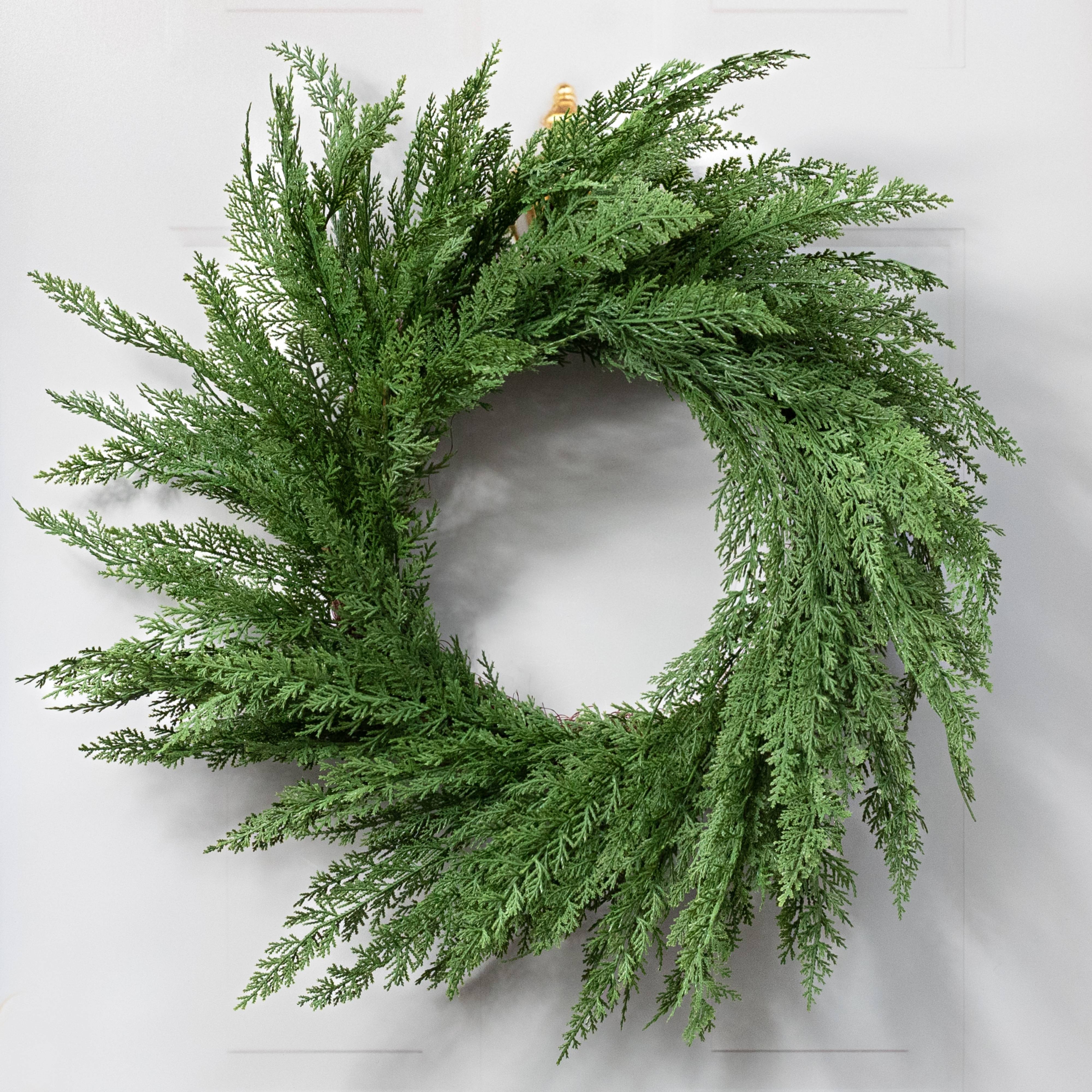 28" Faux Cedar Arborvitae Wreath detail photo 4
