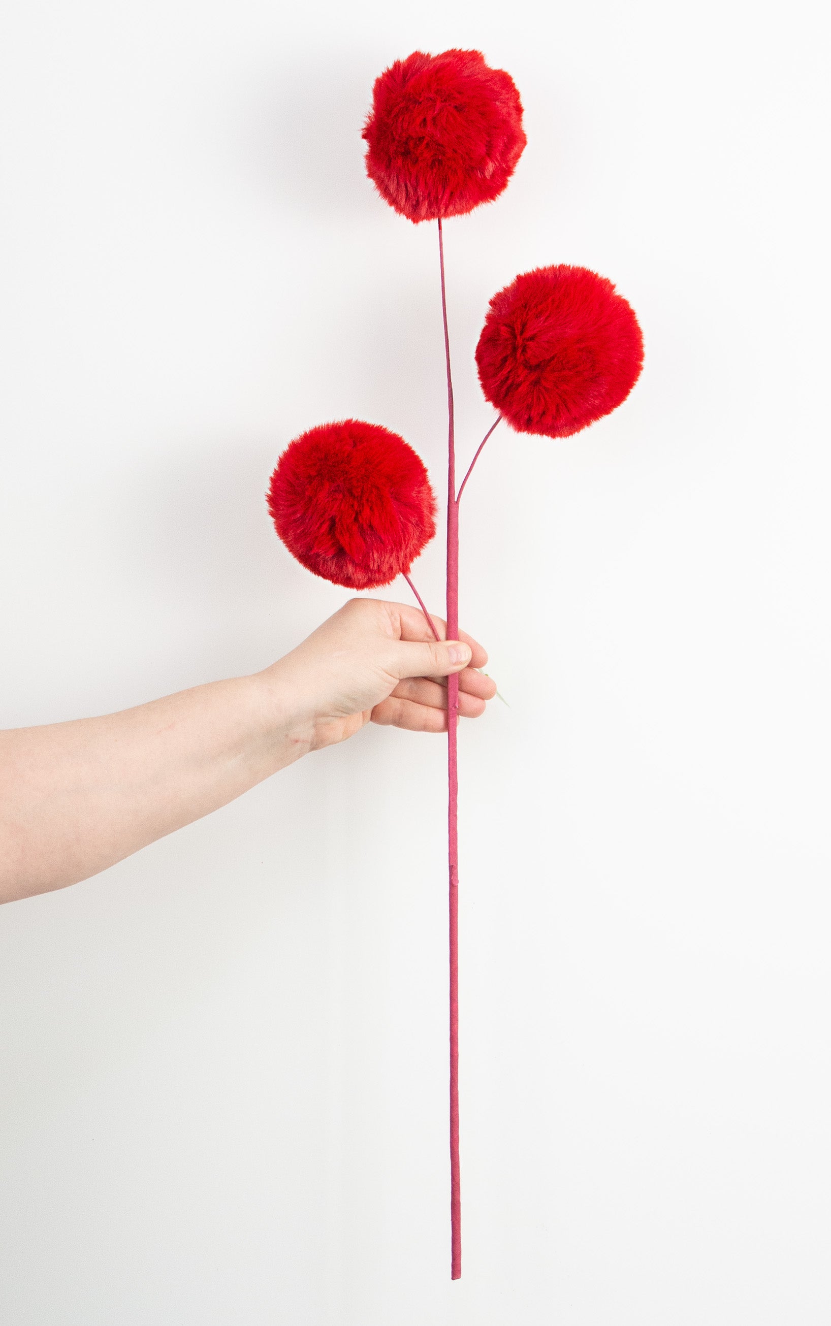 29" Faux Fur Spray: Red detail photo 3