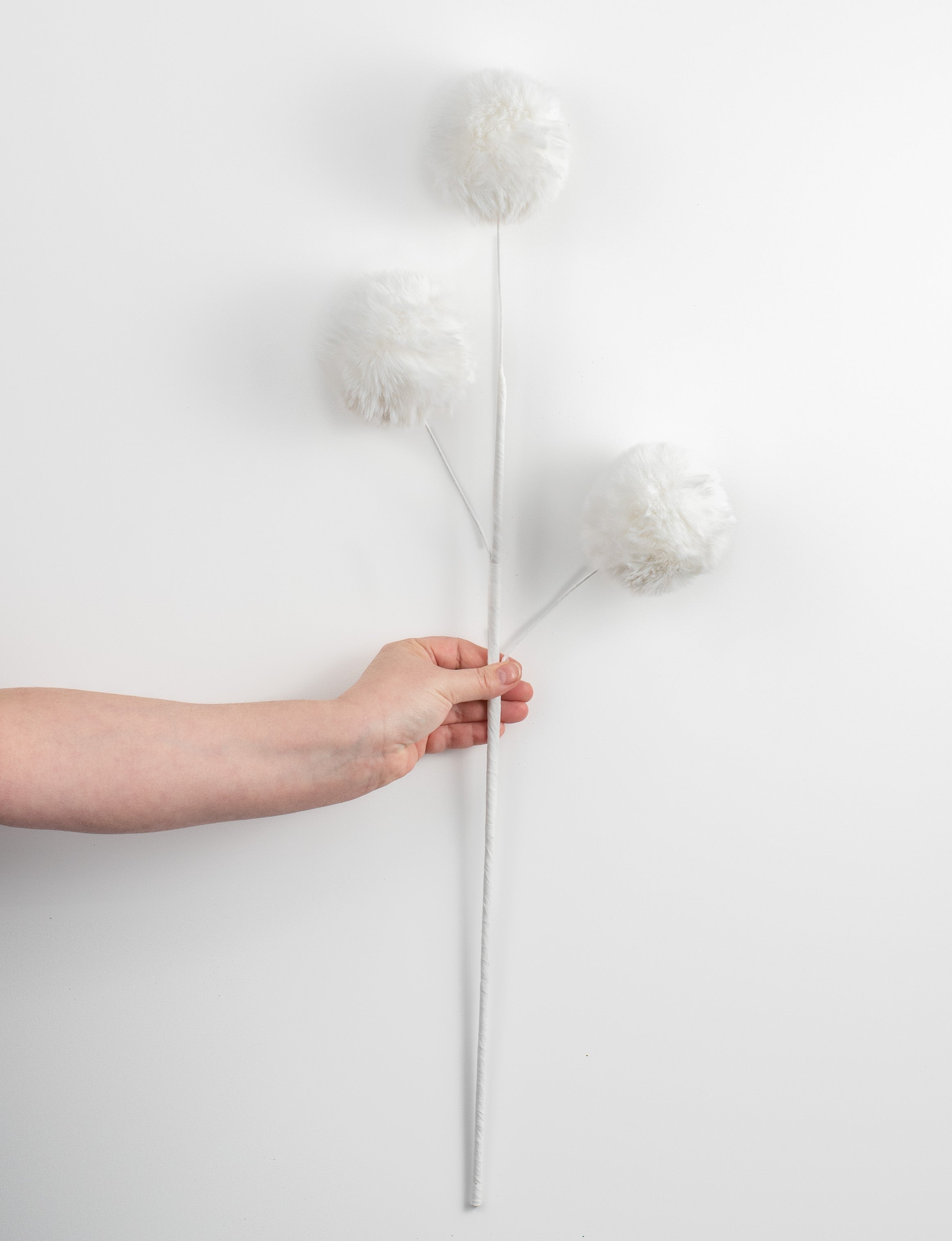 29" Faux Fur Spray: White detail photo 3