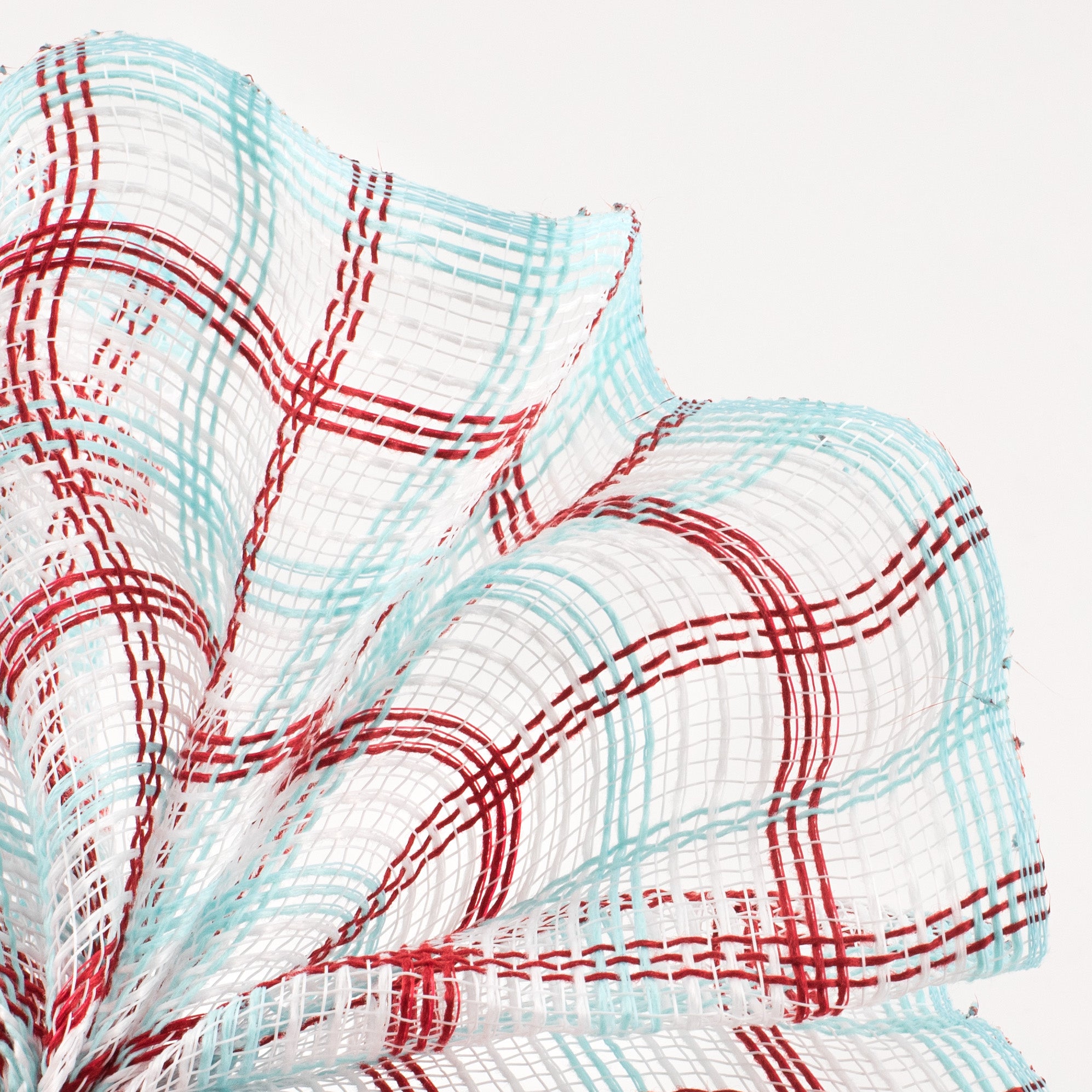 10" Faux Jute Check Mesh: White, Red, Ice Blue Lifestyle Photo