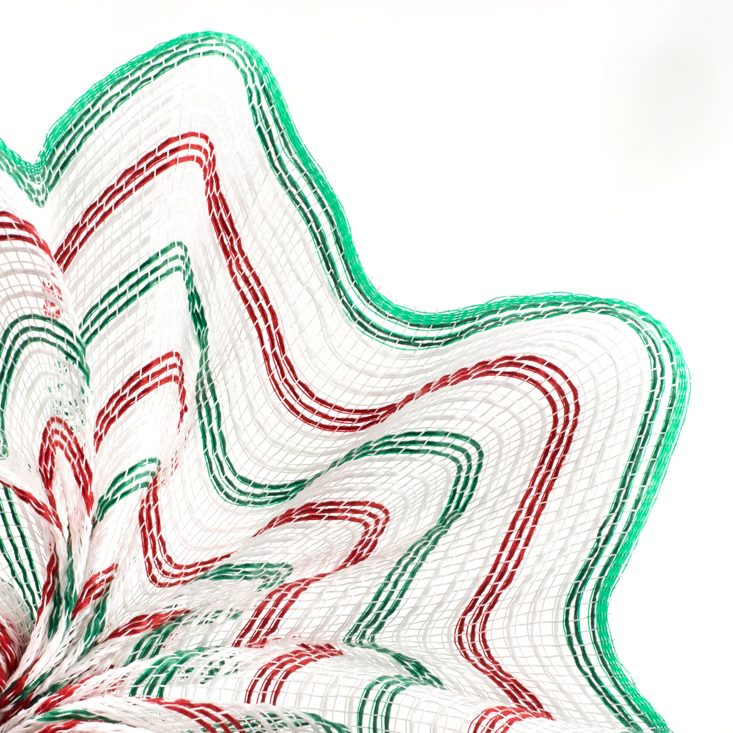 10" Faux Jute Stripe Mesh: White, Red, Emerald Lifestyle Photo